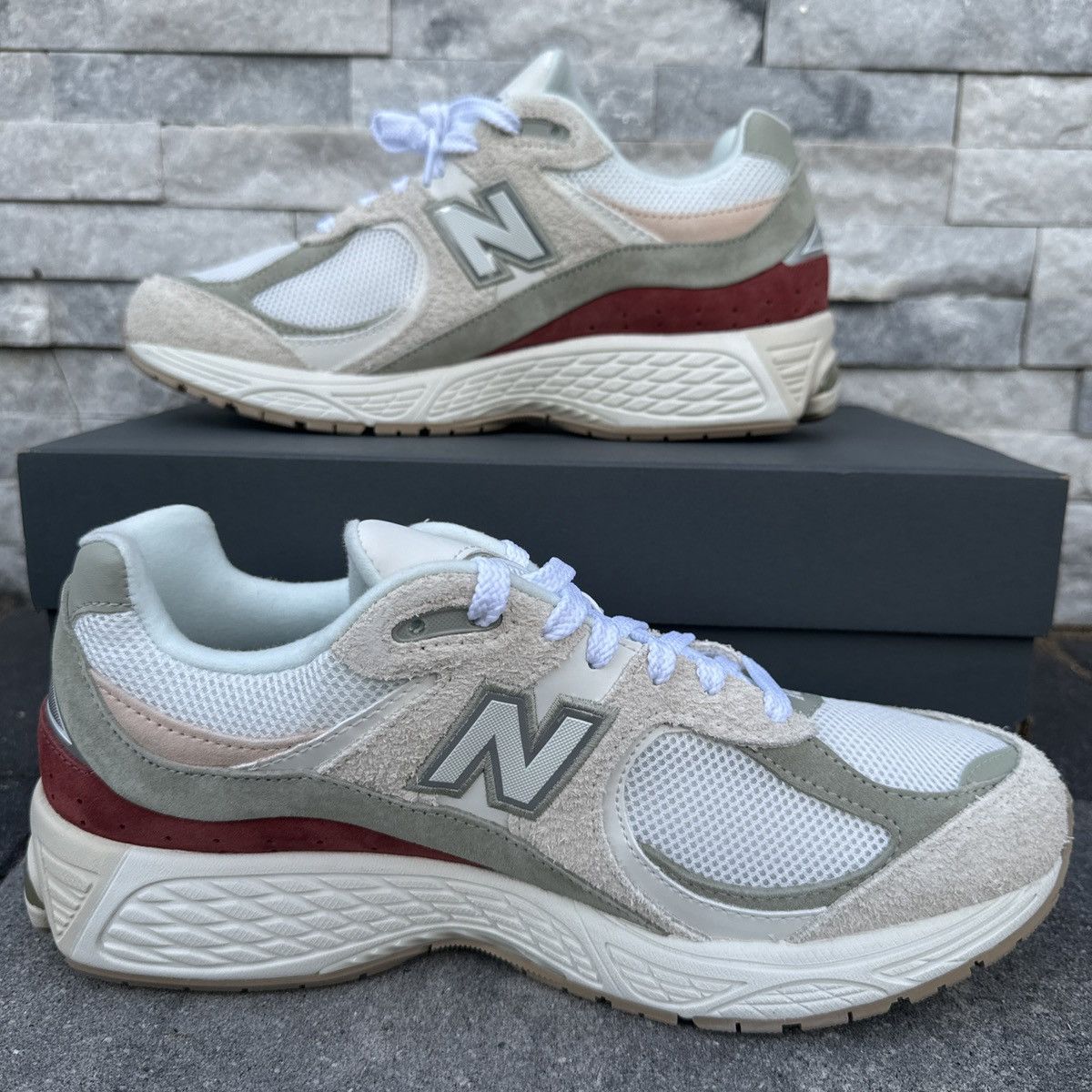 New Balance New Balance 2002r Festival Size US 10 / EU 43 - 2 Thumbnail