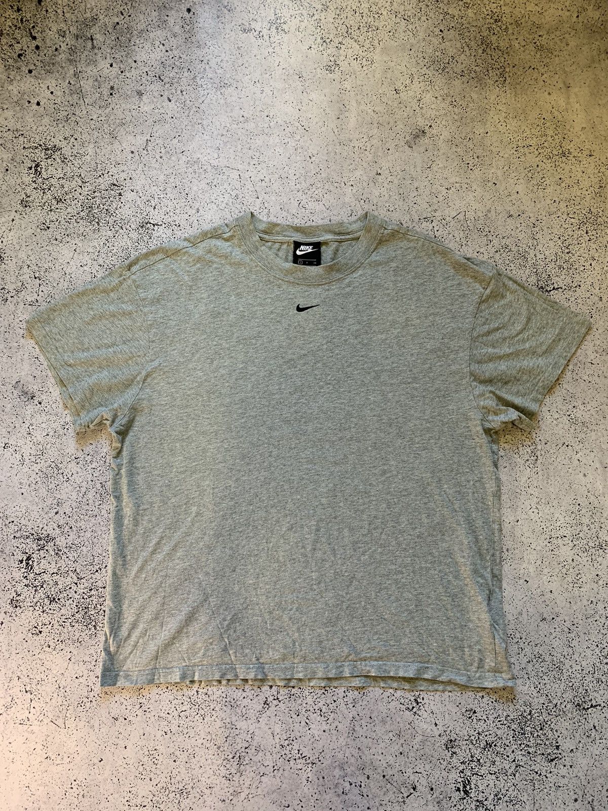 Vintage Vintage Nike Center Swoosh Oversized Tee Y2K USA Size US S / EU 44-46 / 1 - 1 Thumbnail