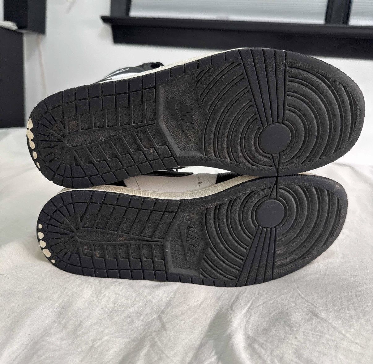 Jordan Brand Black and White Jordan 1’s Size US 11 / EU 44 - 6 Thumbnail