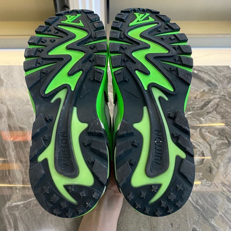 Louis Vuitton Runner Tatic Stylish Low-Top Sneakers 0079