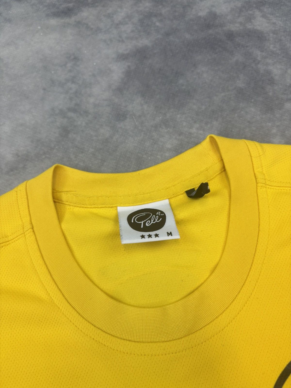 Vintage Vintage Pelle Futsal soccer jersey yellow Brazil Neymar y2k Size US M / EU 48-50 / 2 - 2 Thumbnail