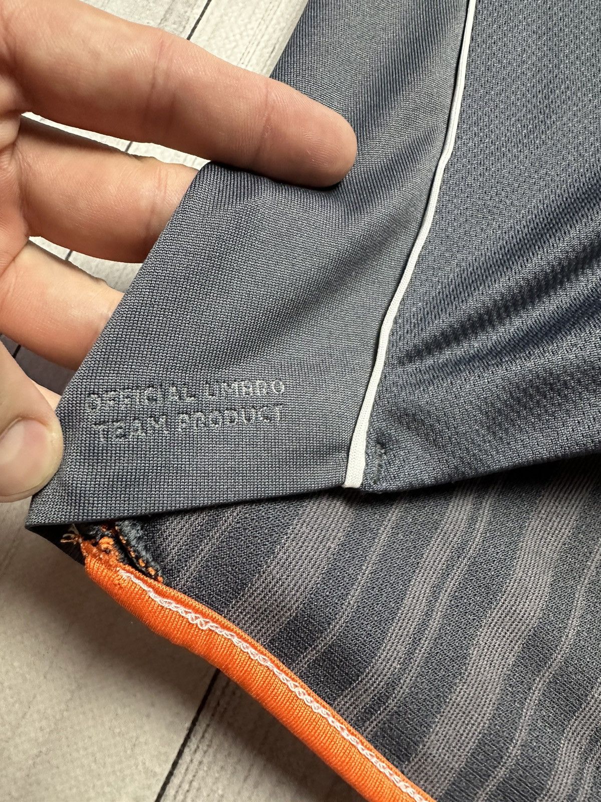 Umbro Vintage Umbro Ireland soccer jersey size L grey rare away Size US L / EU 52-54 / 3 - 7 Thumbnail