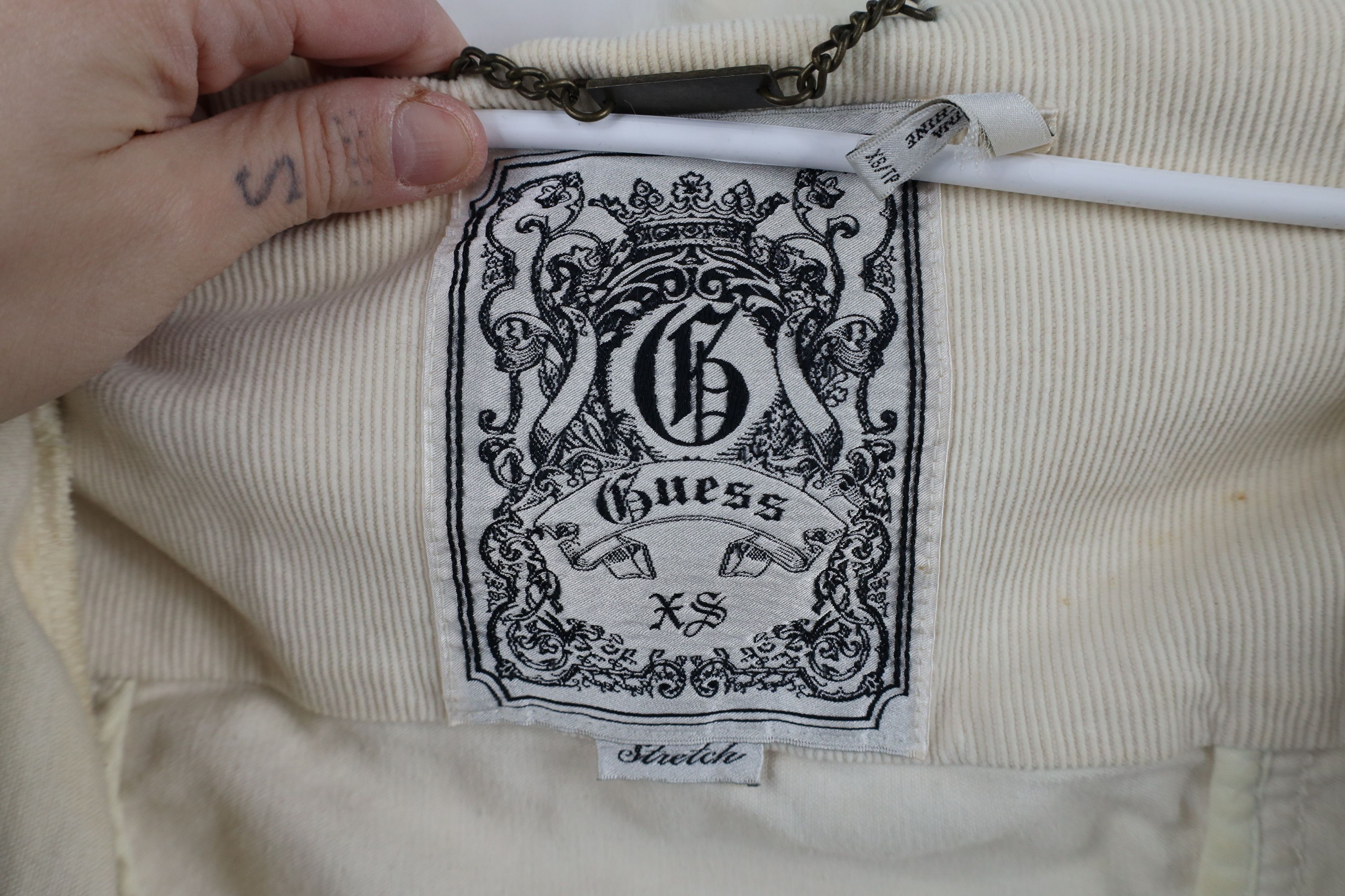 Guess × Vintage Vintage 90s Y2K Guess Fur Trim Corduroy Trucker Jacket Cream Size XS / US 0-2 / IT 36-38 - 13 Thumbnail