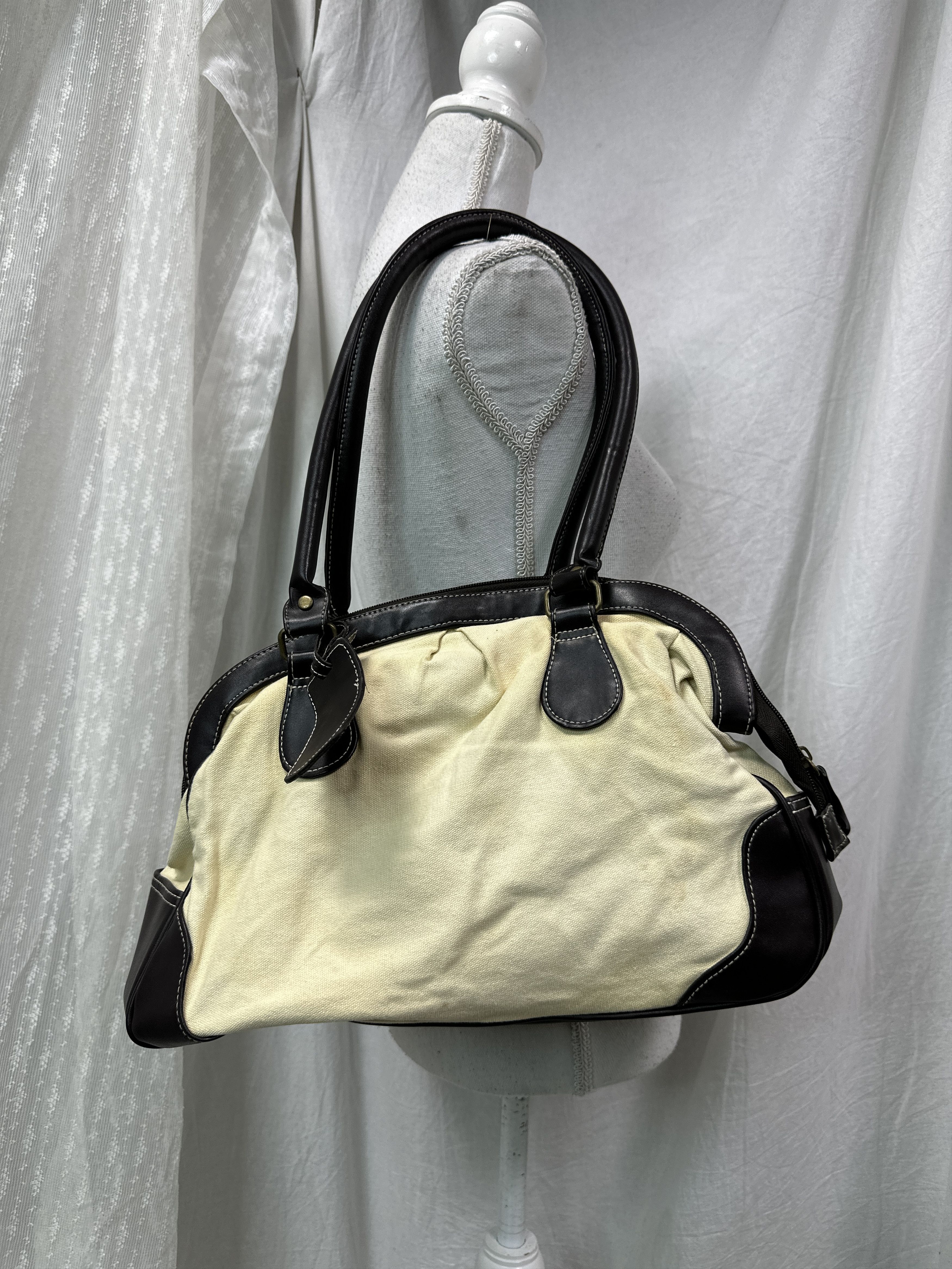 Vintage Vintage Avant Garde Opium Shoulder Cream Bag Y2K Size ONE SIZE - 1 Thumbnail