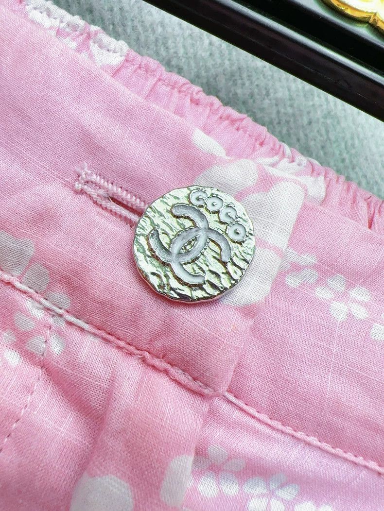 Chanel Chanel Beach series pink print double C mulberry silk casu Size 25" / US 0 / IT 36 - 4 Thumbnail