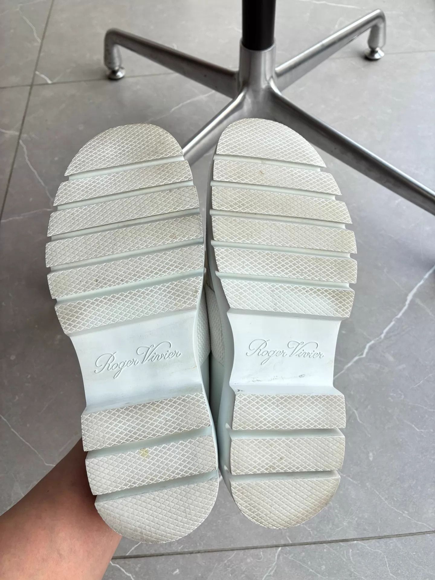 Roger Vivier Roger Vivier White Leather Crystal Platform Sneaker Size 36 Size US 5.5 / IT 35.5 - 6 Thumbnail