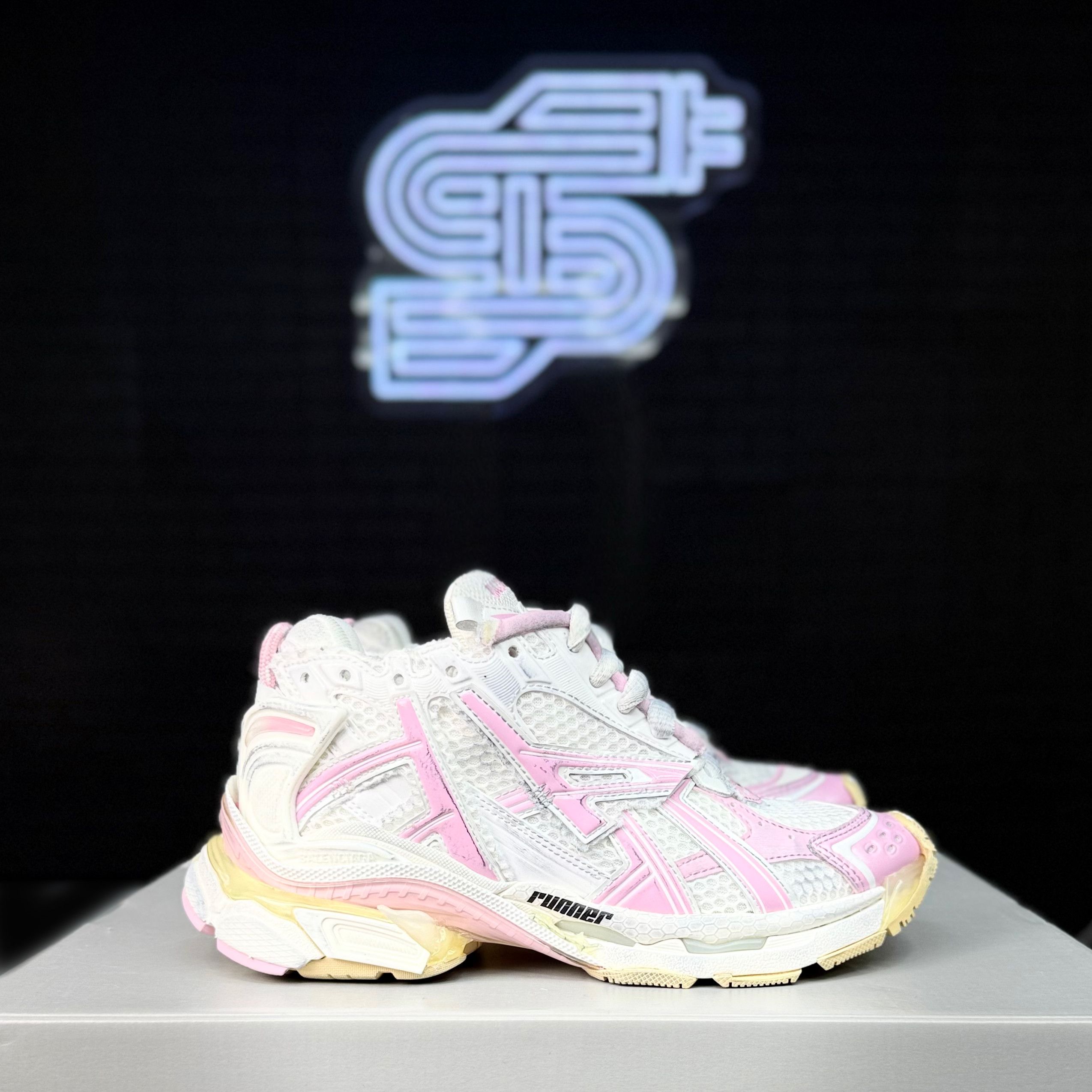 Balenciaga Balenciaga Runner White/Pink Size US 4 / IT 34 - 2 Thumbnail