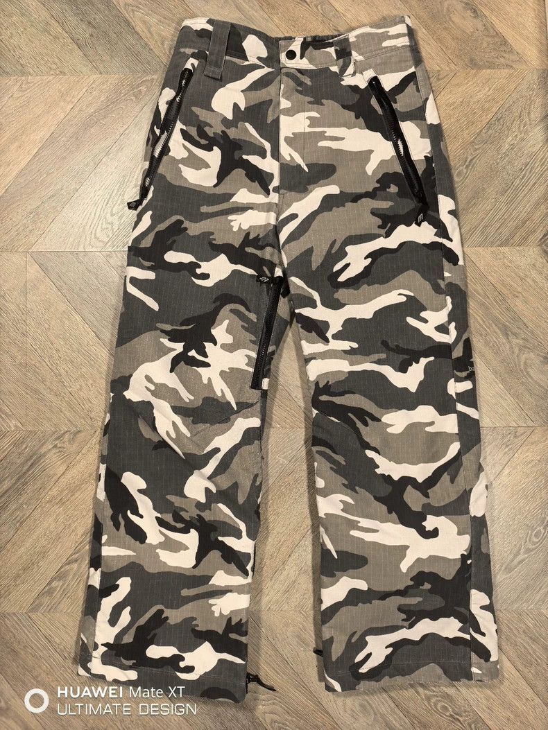 Balenciaga Balenciaga Camouflage Waterproof Windproof Straight Ski Pa Size US 28 / EU 44 - 1 Thumbnail