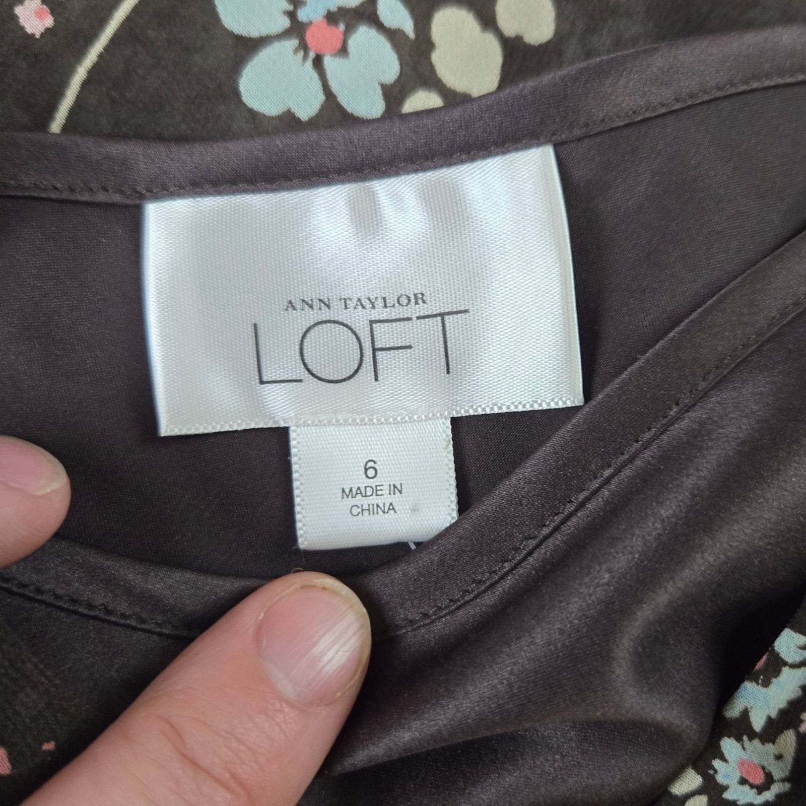 Loft LOFT Brown Floral V Neck Wrap Blouse Size 6 Size M / US 6-8 / IT 42-44 - 5 Thumbnail