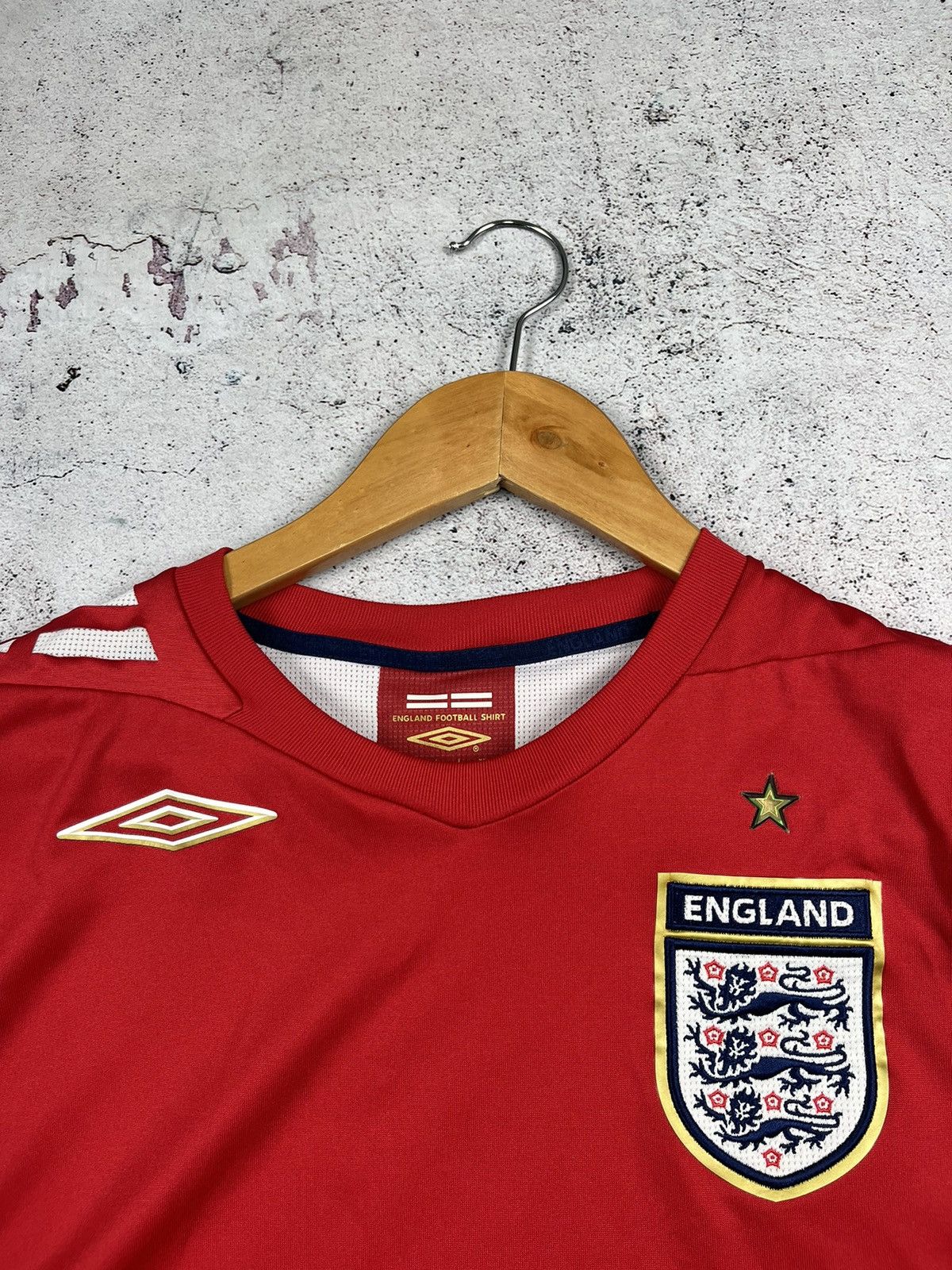 Umbro UMBRO ENGLAND NATIONALS 2006/2008 AWAY SOCCER JERSEY Size US L / EU 52-54 / 3 - 2 Thumbnail