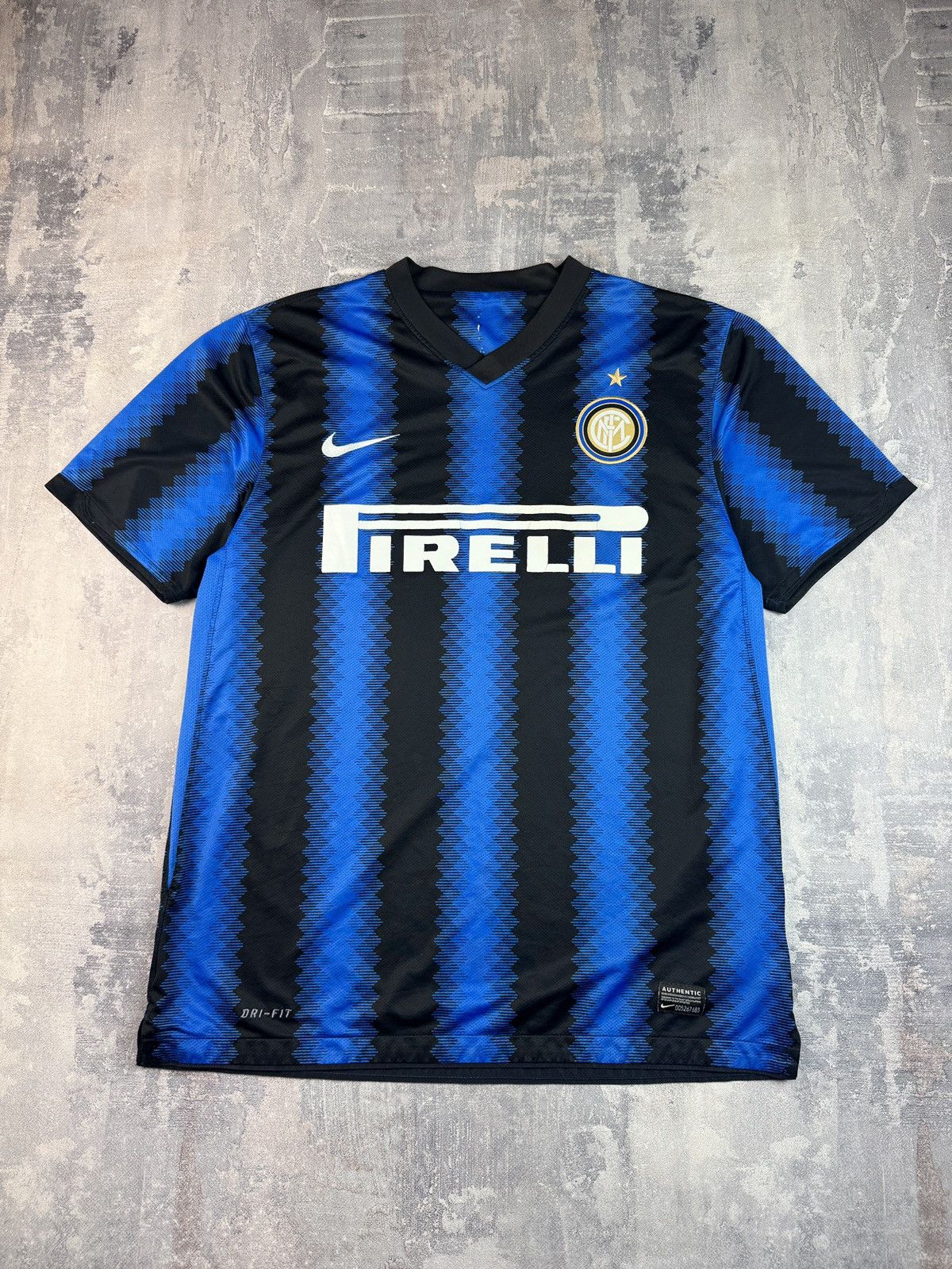 Nike Inter Milan 2010/11 Home Football Shirt Soccer Jersey Sz L Size US L / EU 52-54 / 3 - 1 Thumbnail