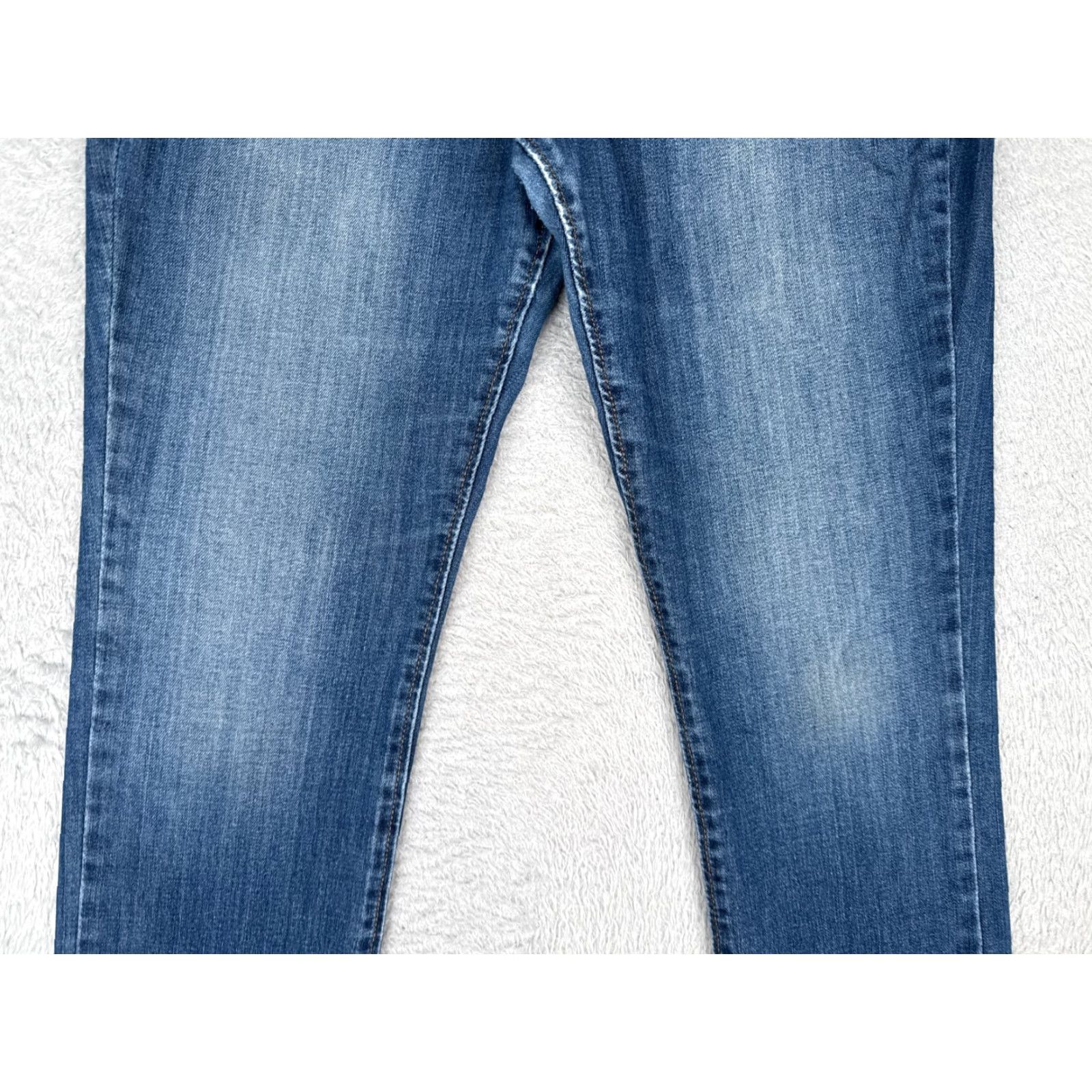 Lee Lee Jeans Women Regular Jeans 28x29 Blue Denim Mid Rise 28 Waist 29 Inseam 5-Pocket USA 90s Size 28" / US 6 / IT 42 - 3 Thumbnail