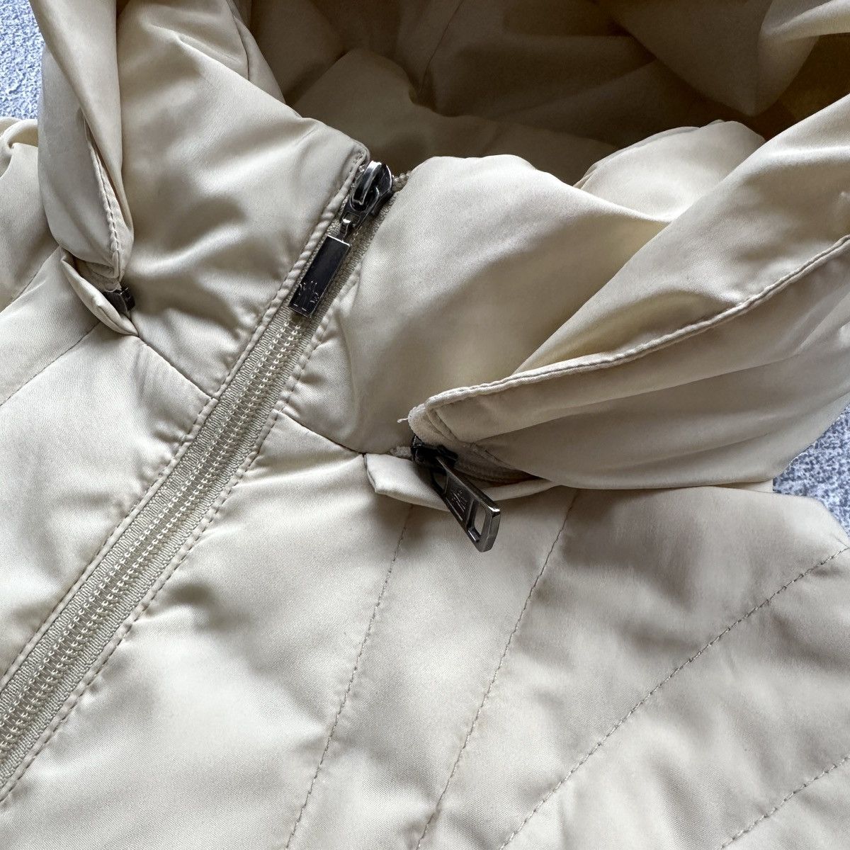 Moncler Women’s Moncler Long Down Quilted Coat with Detachable Hood Size M / US 6-8 / IT 42-44 - 4 Thumbnail