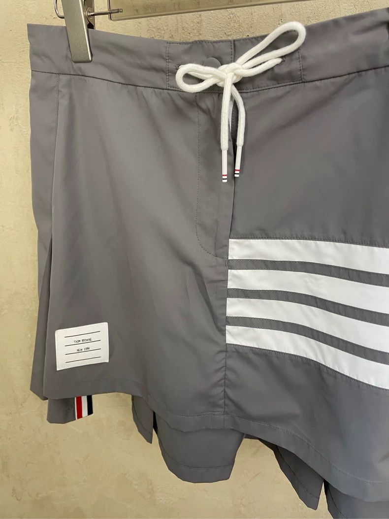 Thom Browne Thom browne Gray four-striped stitching half-skirt pleated Size 26" / US 2 / IT 38 - 3 Thumbnail