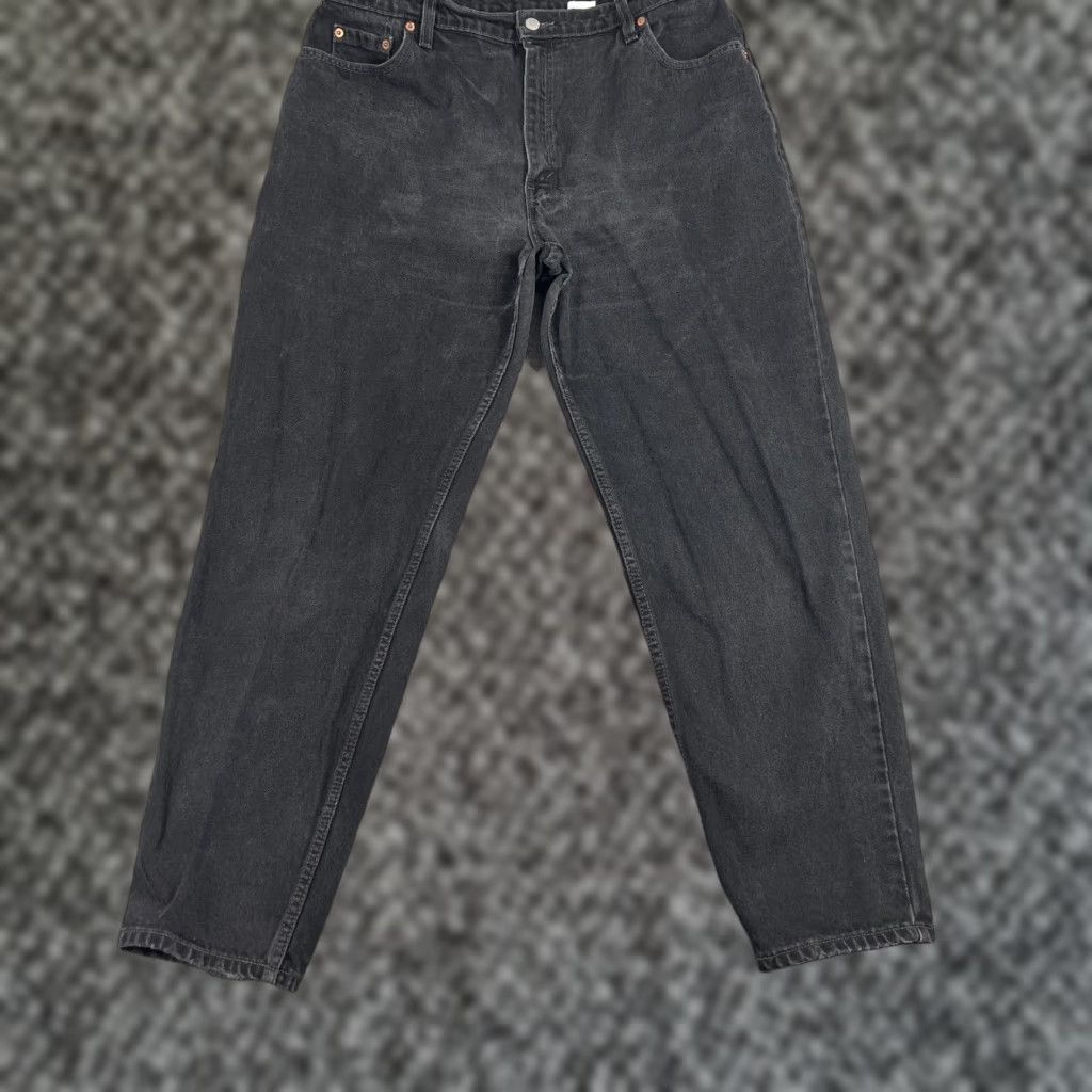 Denime VINTAGE Levi’s 550 Plus Size 18 Women’s Black Denim Jeans Relaxed Tapered Leg USA Size 40" / US 18 - 1 Thumbnail