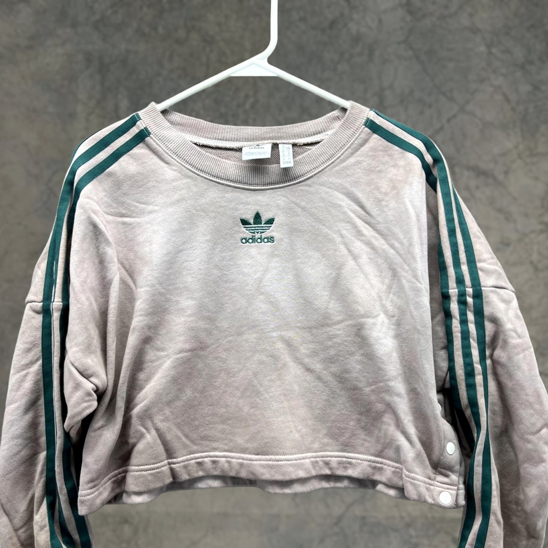 Adidas VINTAGE Adidas Sweater Women Small Trefoil Green Crewneck Sweatshirt Pullover Cropped Size S / US 4 / IT 40 - 1 Thumbnail