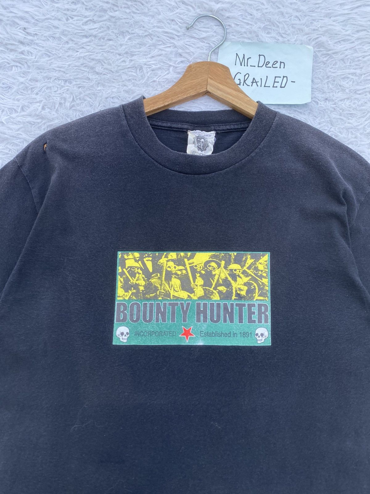 Bounty Hunter Rare Vtg 90s Bounty Hunter Army Wear Gas Mask Skulls Tshirt Size US S / EU 44-46 / 1 - 7 Thumbnail