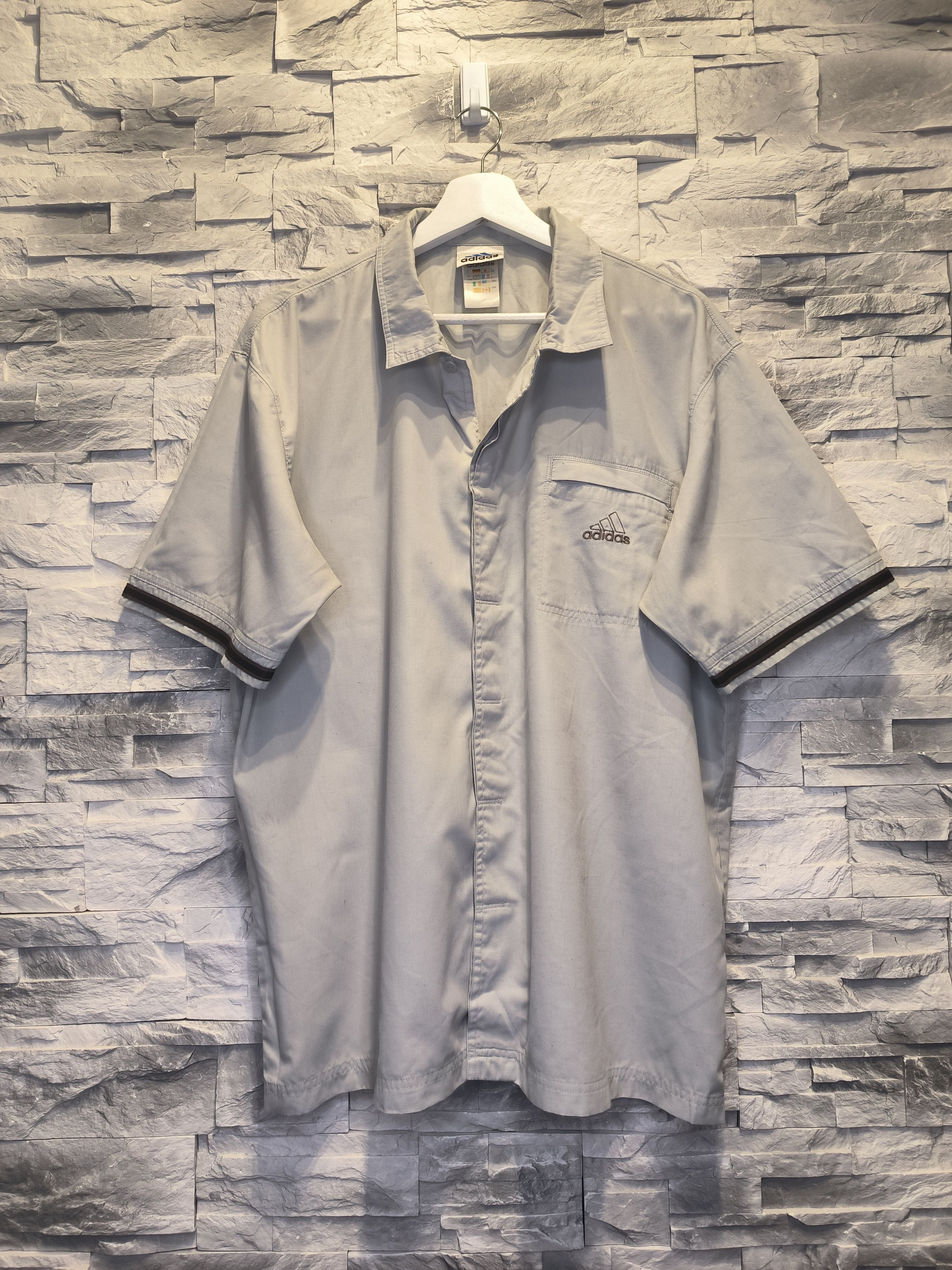 Adidas × Vintage Vintage Adidas Button-Up Shirt Short Sleeve 90s Logo Size US XL / EU 56 / 4 - 1 Thumbnail