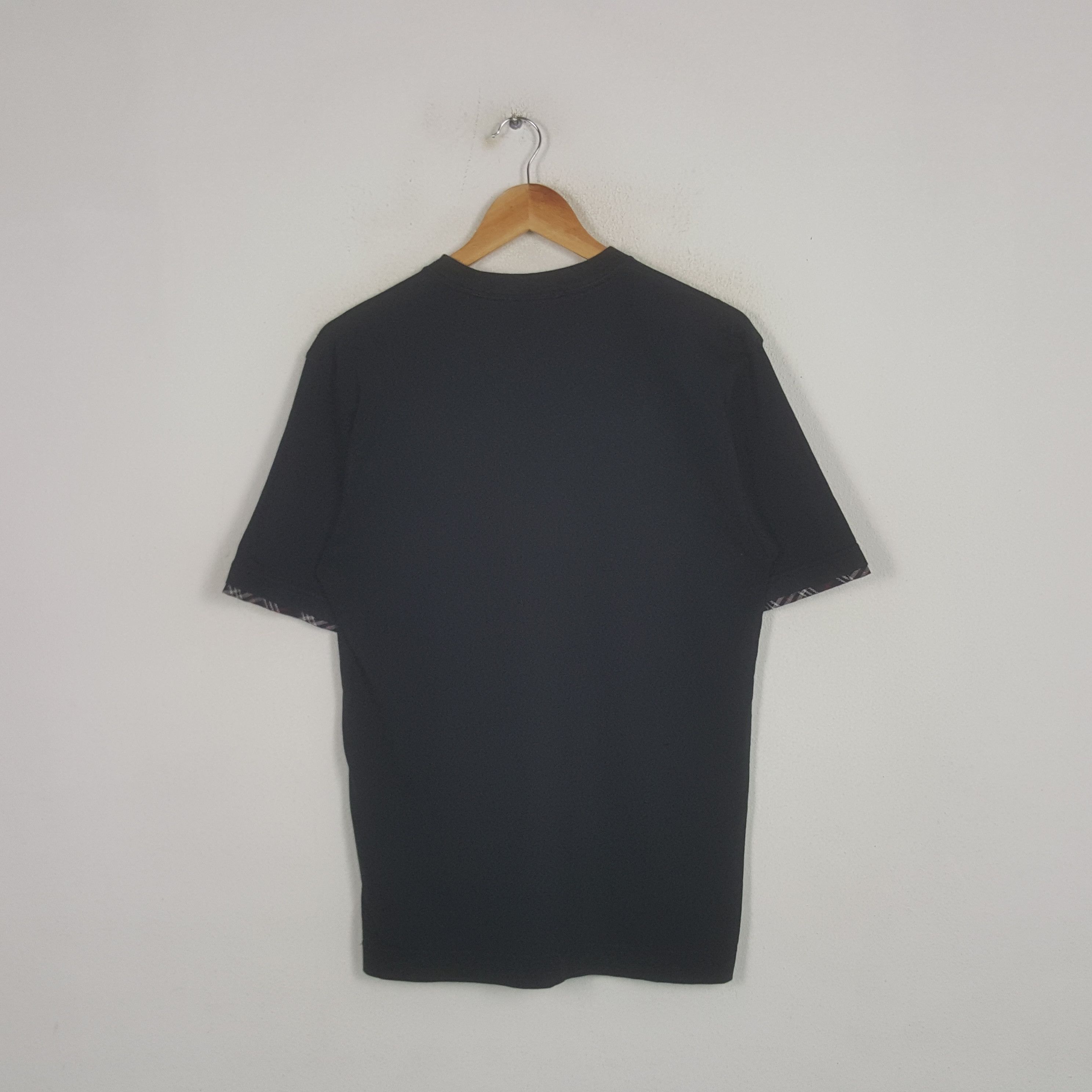 Burberry × Vintage Vintage Burberry London Luxury Brand Custom Art Tshirt Size US M / EU 48-50 / 2 - 3 Thumbnail