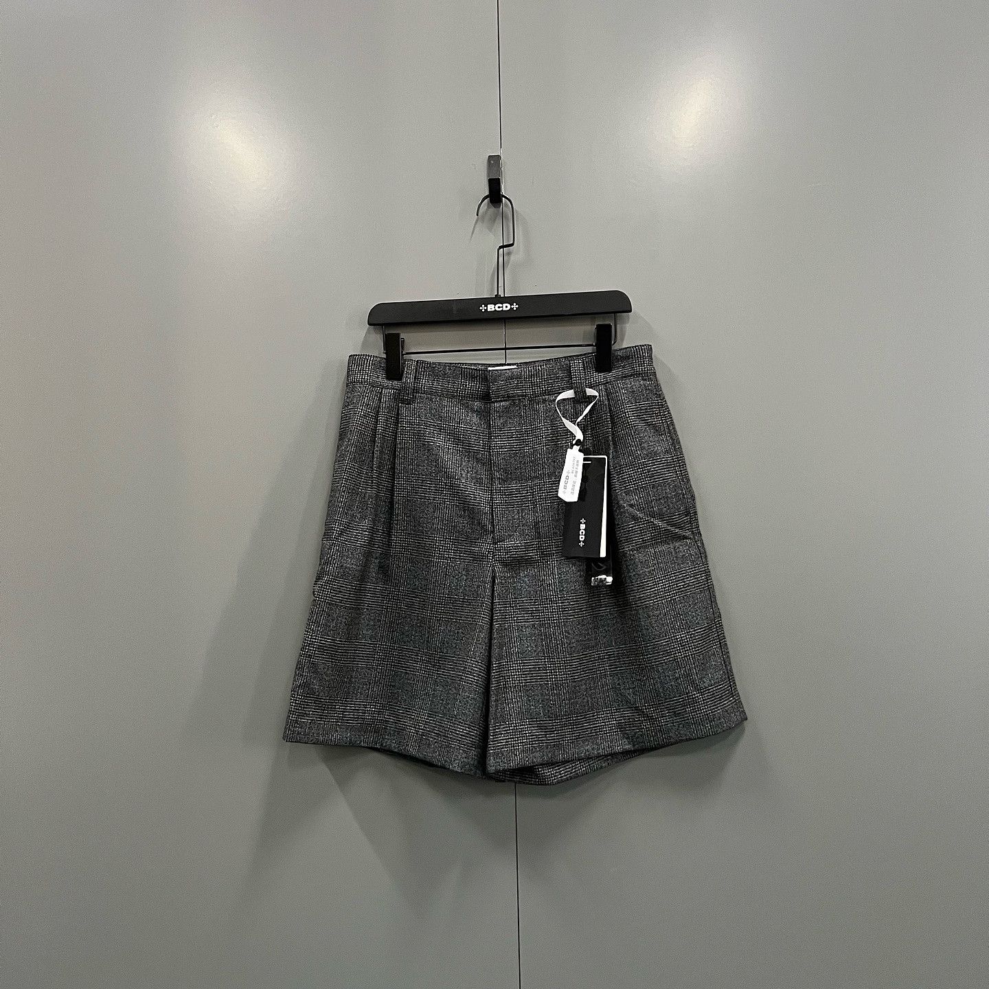 Bottega Veneta Bottega Veneta Plaid Shorts Size 48 Size US 32 / EU 48 - 1 Thumbnail