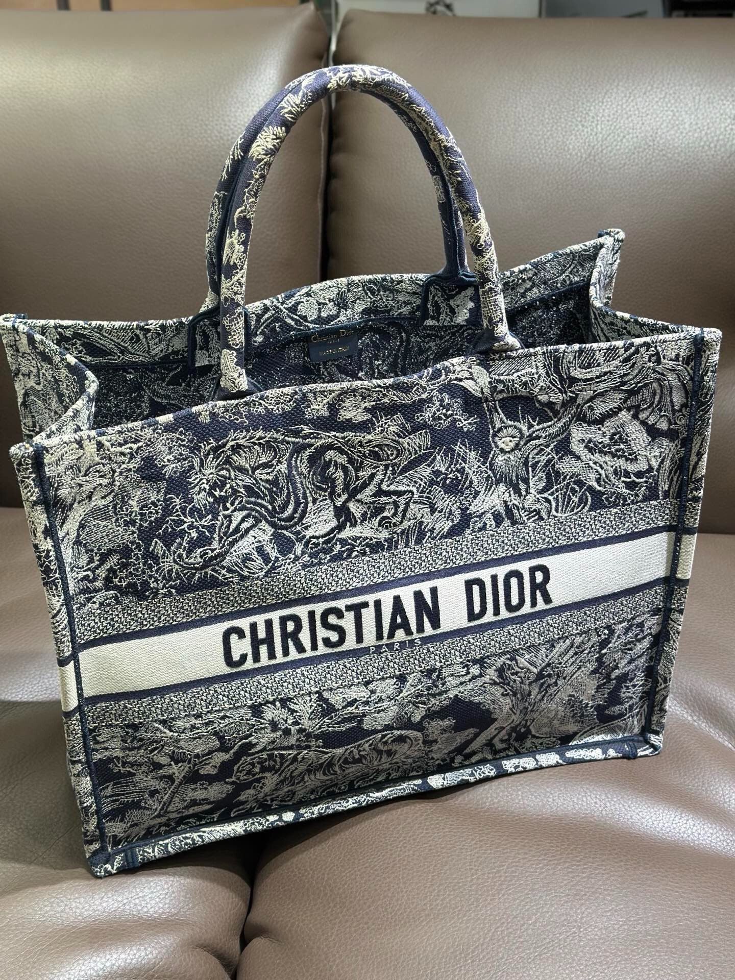 Dior Dior Embroidered Multi Shoulder Bag 41 Women Size ONE SIZE - 1 Thumbnail