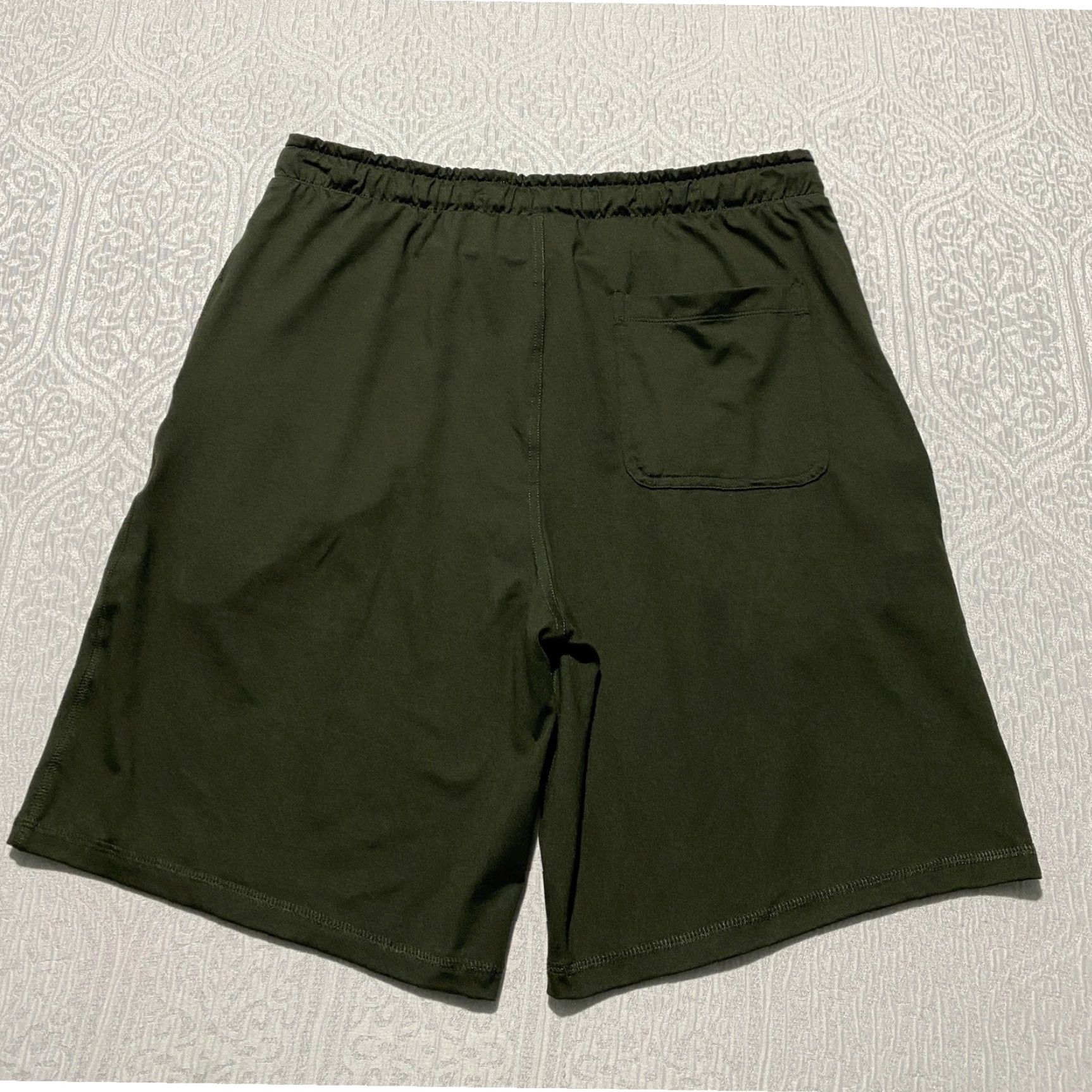 Eddie Bauer Eddie Bauer Lounge Mens M Olive Green Performance Shorts Drawstring Stretch Relaxed Pockets Moisture Wicking Athletic Casual Travel Size US 31 - 2 Thumbnail
