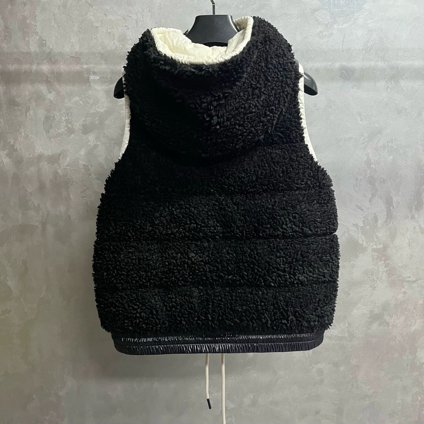 Moncler Moncler Latest Black Logo Hooded Down Vest Size US L / EU 52-54 / 3 - 5 Thumbnail