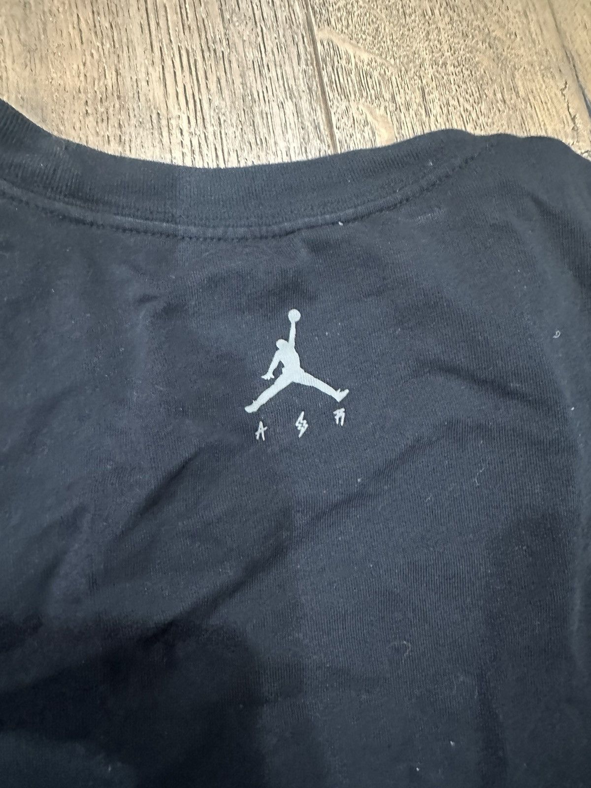 J Balvin × Jordan Brand J Balvin x Jordan T sz XL Size US XL / EU 56 / 4 - 4 Thumbnail
