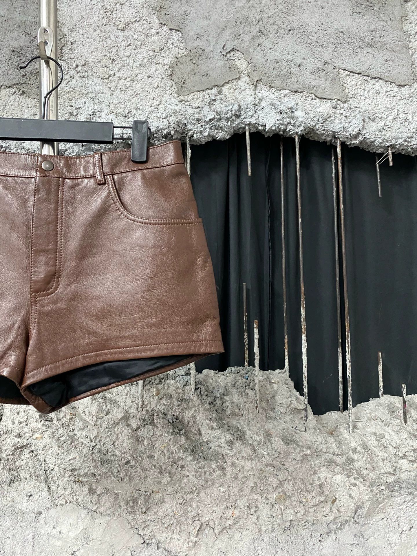 Saint Laurent Paris Saint Laurent SLP leather shorts Size 26" / US 2 / IT 38 - 4 Thumbnail