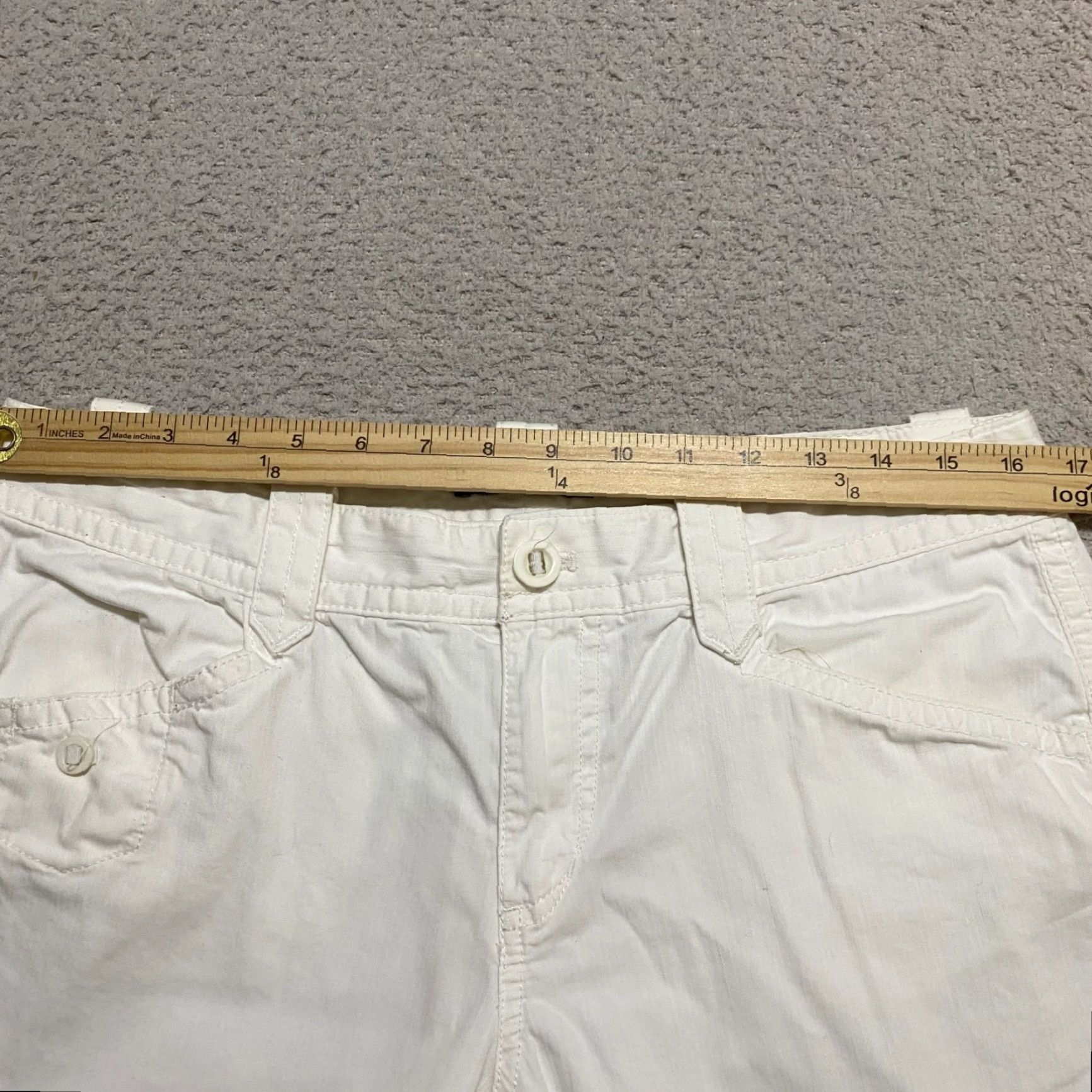 Eddie Bauer Eddie Bauer Womens Pants Capri White Mid Rise 10 Cotton Straight Pockets Zipper Button Casual Travel Modern Vintage: No Nat ure Theme Size 32" / US 10 / IT 46 - 7 Thumbnail