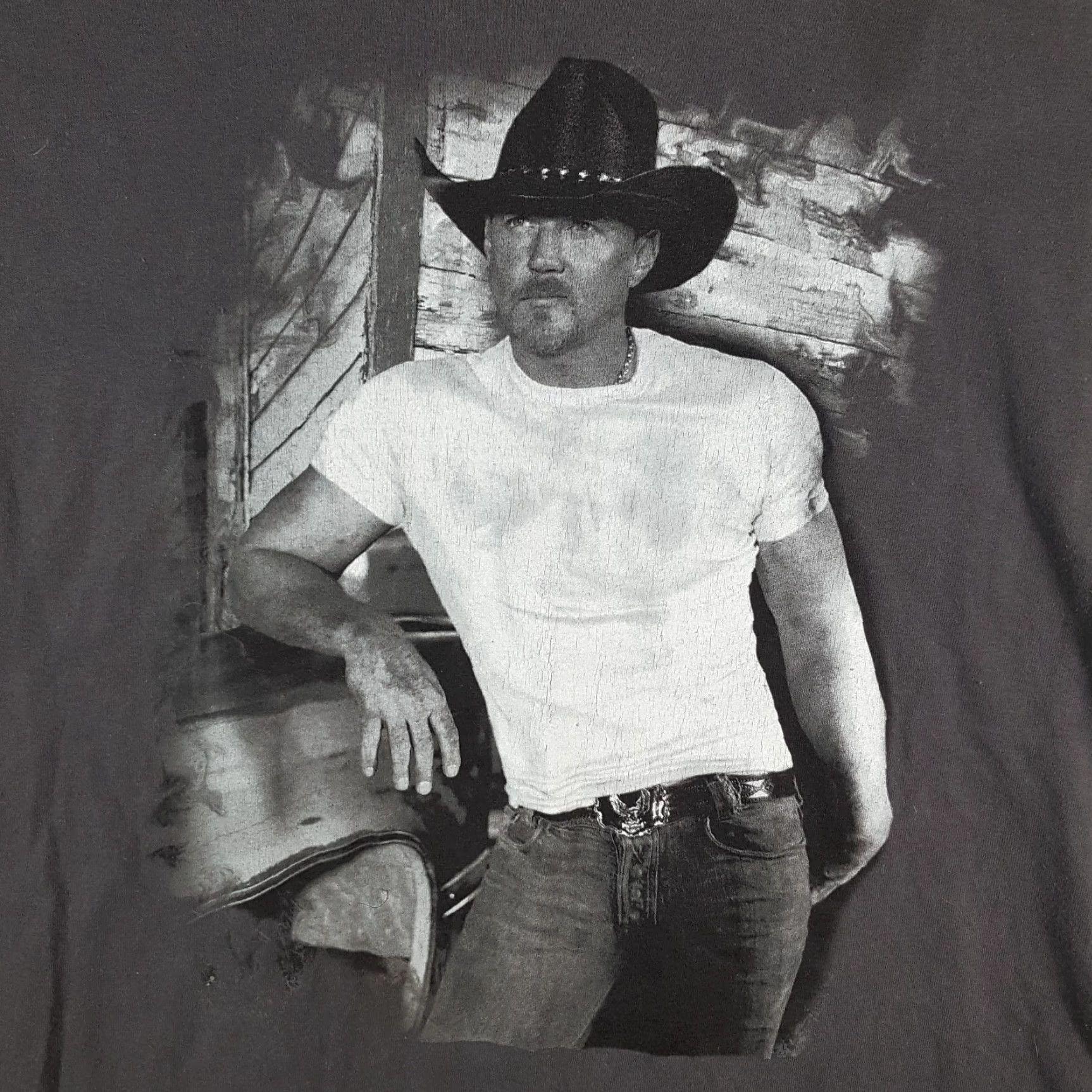 Gildan VINTAGE Trace Adkins Dangerous Man Tour T Shirt 90s Grunge Cotton XL Gray Mens Vintage Tour Logo Embroidered Power Band Shirt Size US XL / EU 56 / 4 - 2 Thumbnail