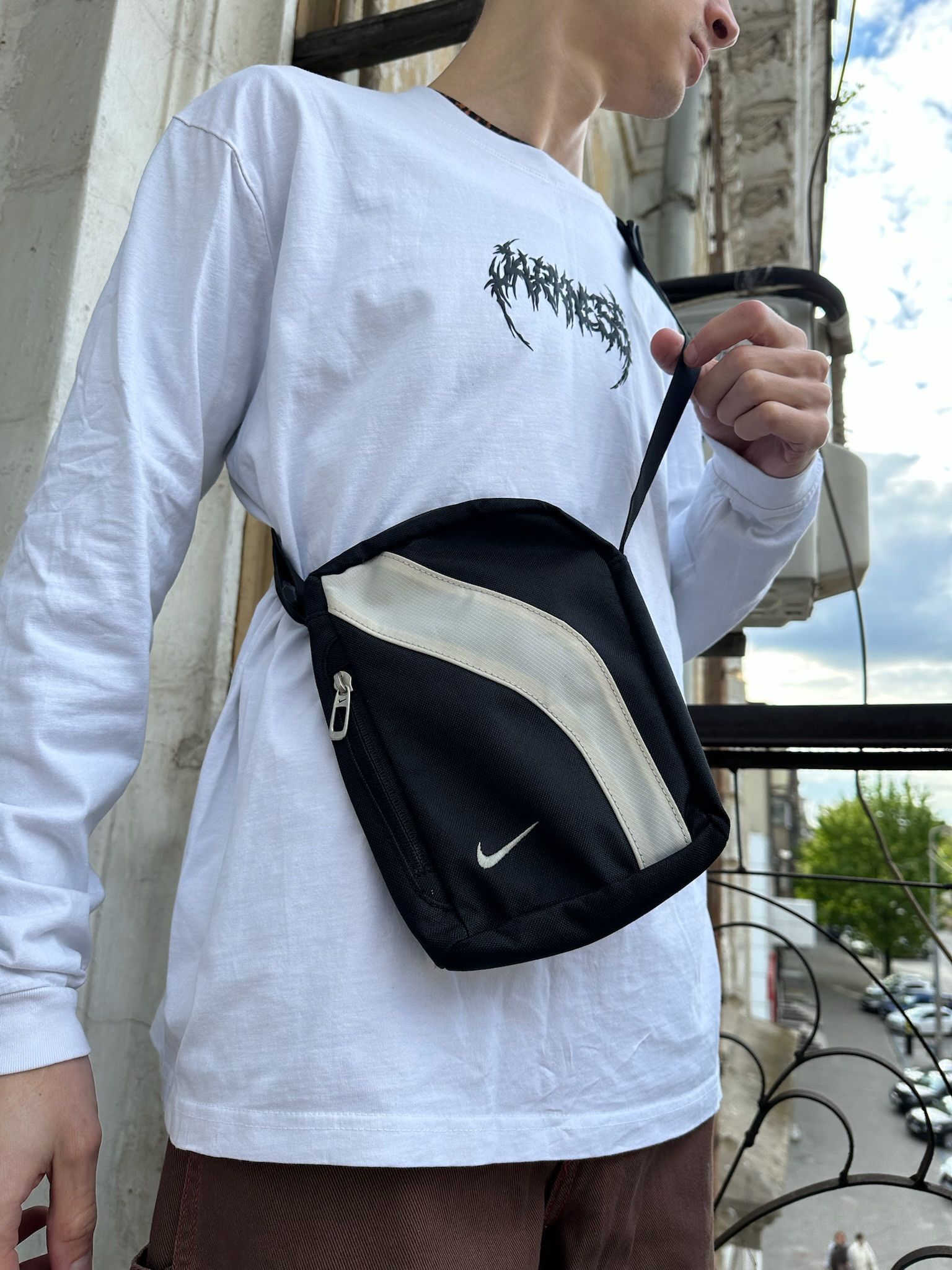 Nike Vintage Nike Crossbody Messenger Bag Size ONE SIZE - 1 Thumbnail