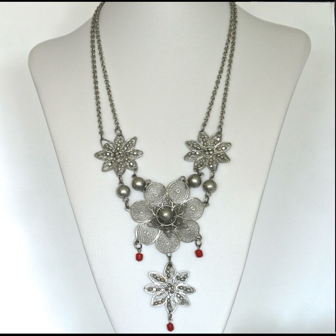 Other Intricate hand crafted sculptured flower statement necklace Size ONE SIZE - 9 Thumbnail