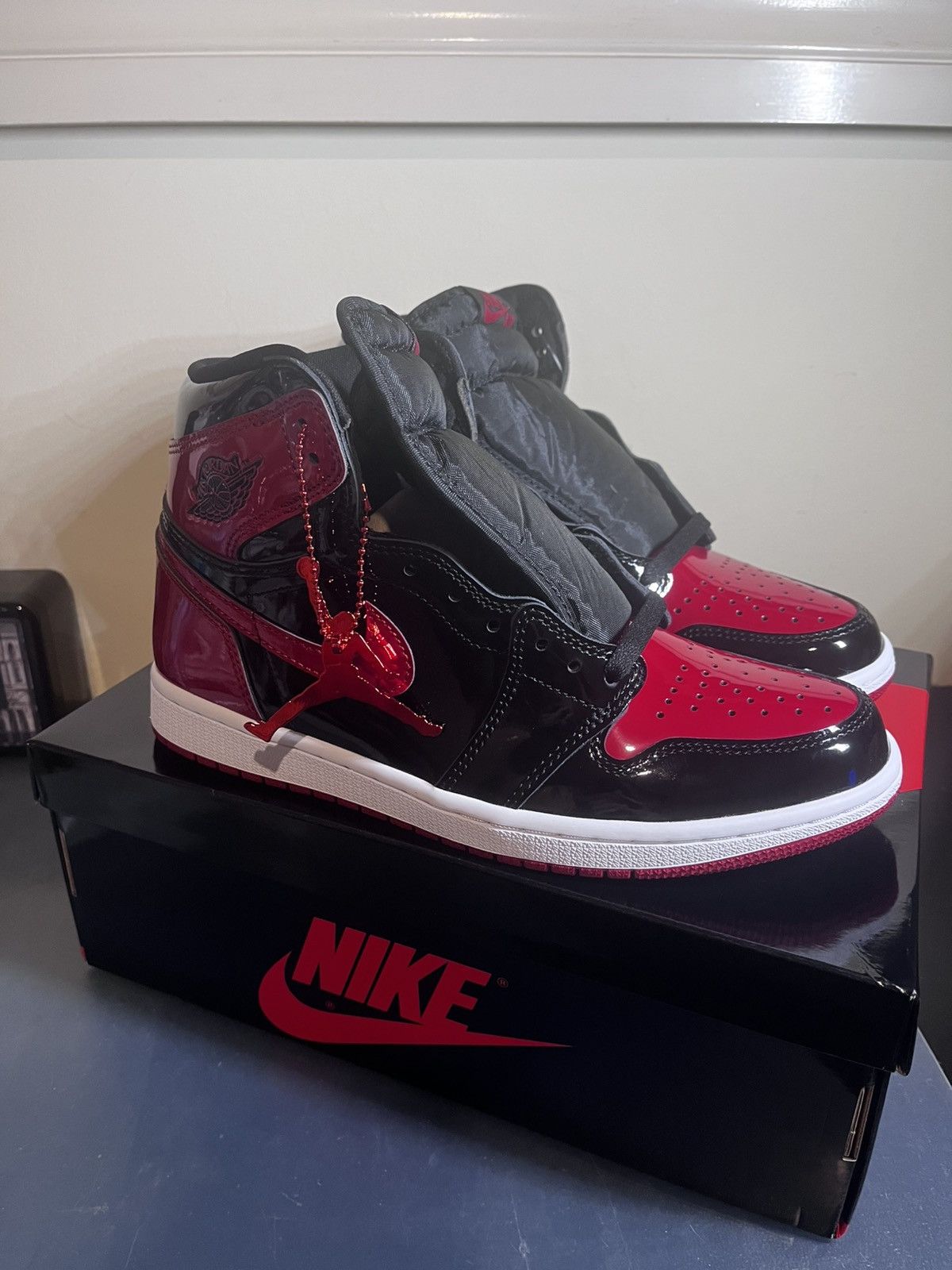 Jordan Brand Jordan 1 Retro High OG Patent Bred Size US 8 / EU 41 - 3 Thumbnail