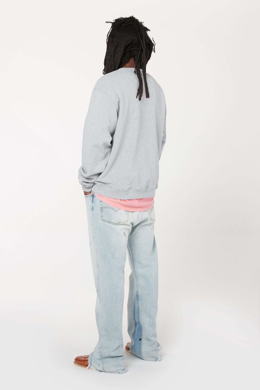 o1mle0725 Art Dept Crew Neck Sweatshirt in Heather Grey