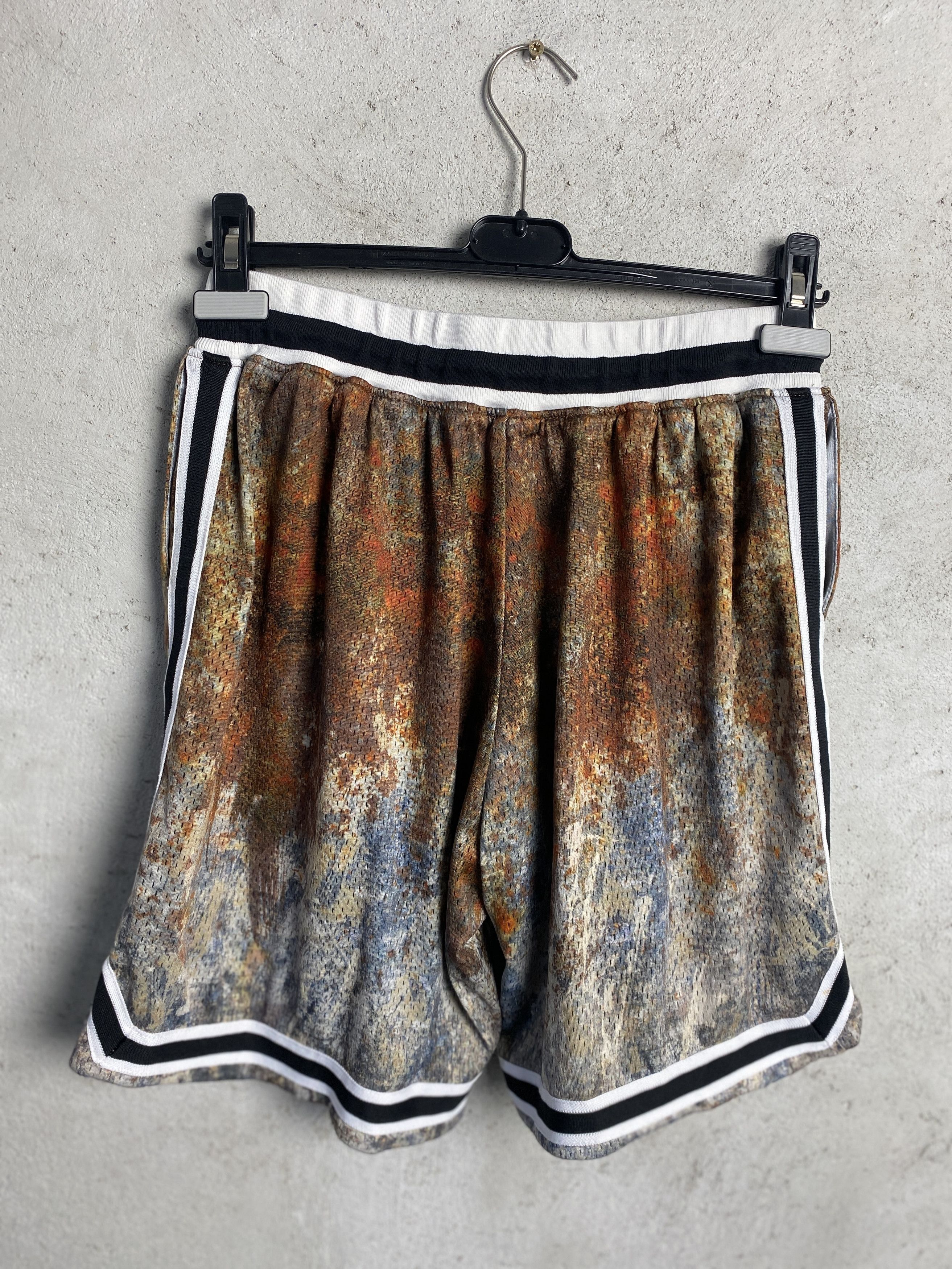 John Elliott John Elliott Game shorts printed tie-dyed mesh Size US 28 / EU 44 - 3 Thumbnail
