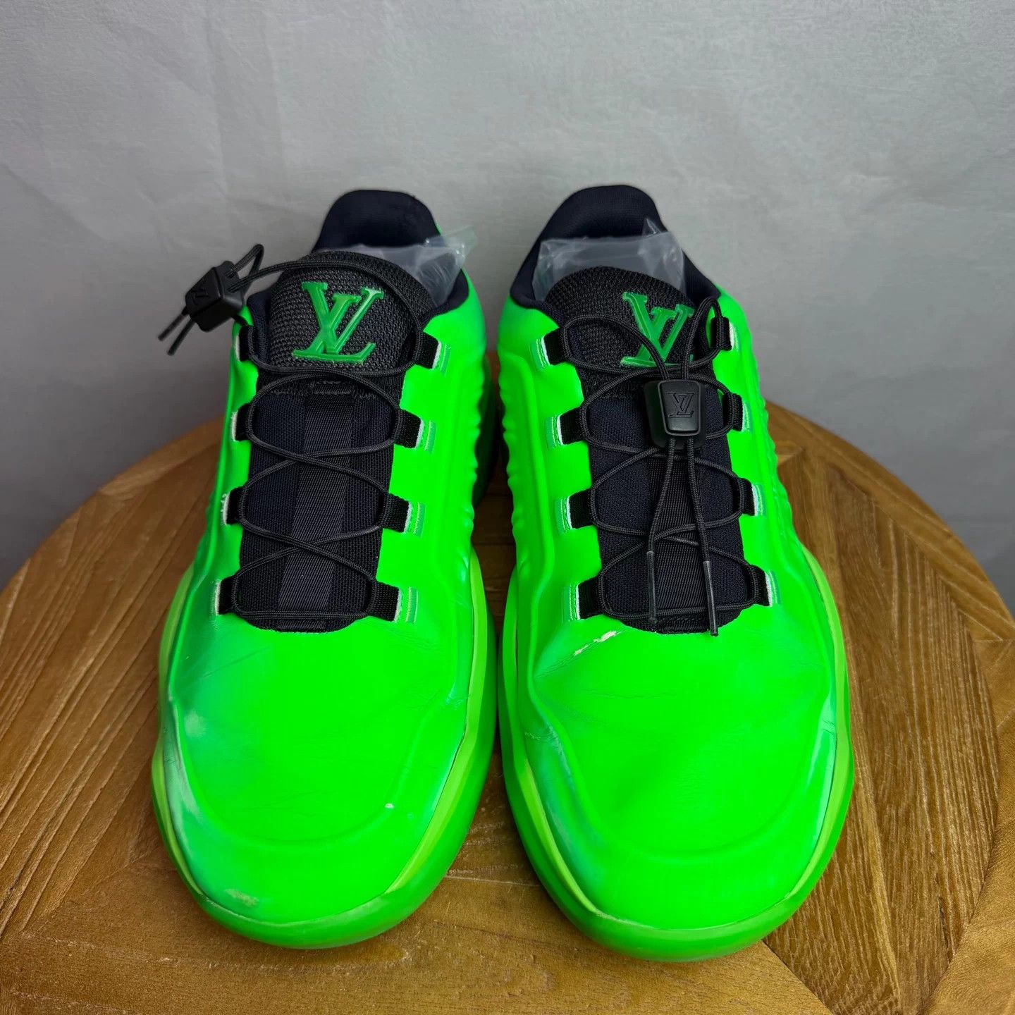 Louis Vuitton Louis Vuitton LV Millenium Fluorescent Green Sneakers 40 Size US 7 / EU 40 - 5 Thumbnail