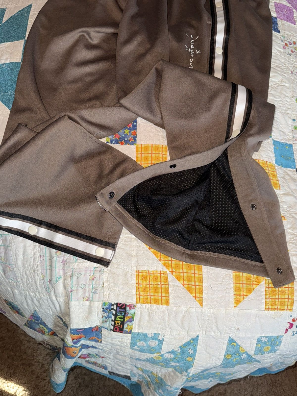 Jordan Brand × Travis Scott Cactus Jack MJ Track Pant Palomino Brown Size US 38 / EU 54 - 3 Thumbnail