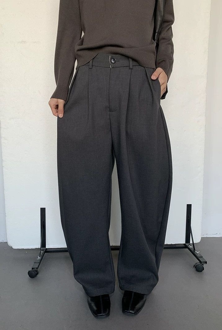 Japanese Brand × Vintage Cleanfit retro fashion loose fit pleated barrel leg pants Size US 28 / EU 44 - 3 Thumbnail