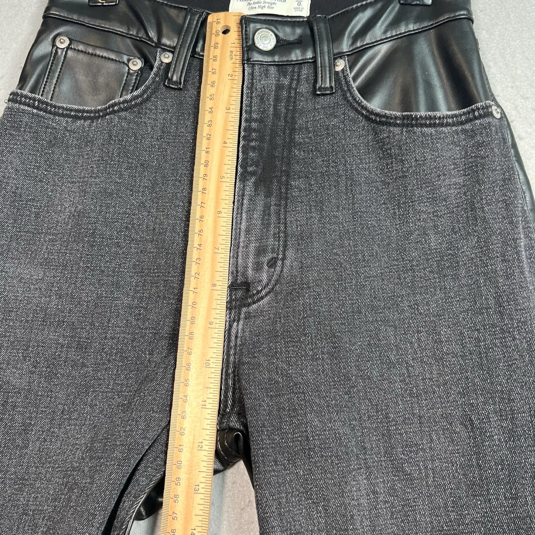 Abercrombie & Fitch VINTAGE Abercrombie & Fitch Jeans 25/0L Ultra High Rise Curve Love Faux Leather Pants Womens Jeans Size 42" / US 20 - 7 Thumbnail