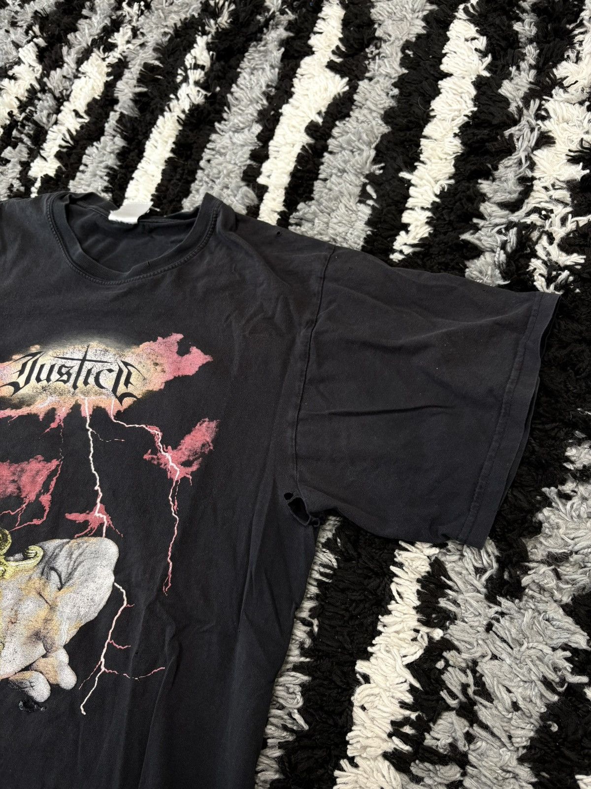 Band Tees Justice 00s band tee trashed distressed worn to perfection Size US M / EU 48-50 / 2 - 5 Thumbnail