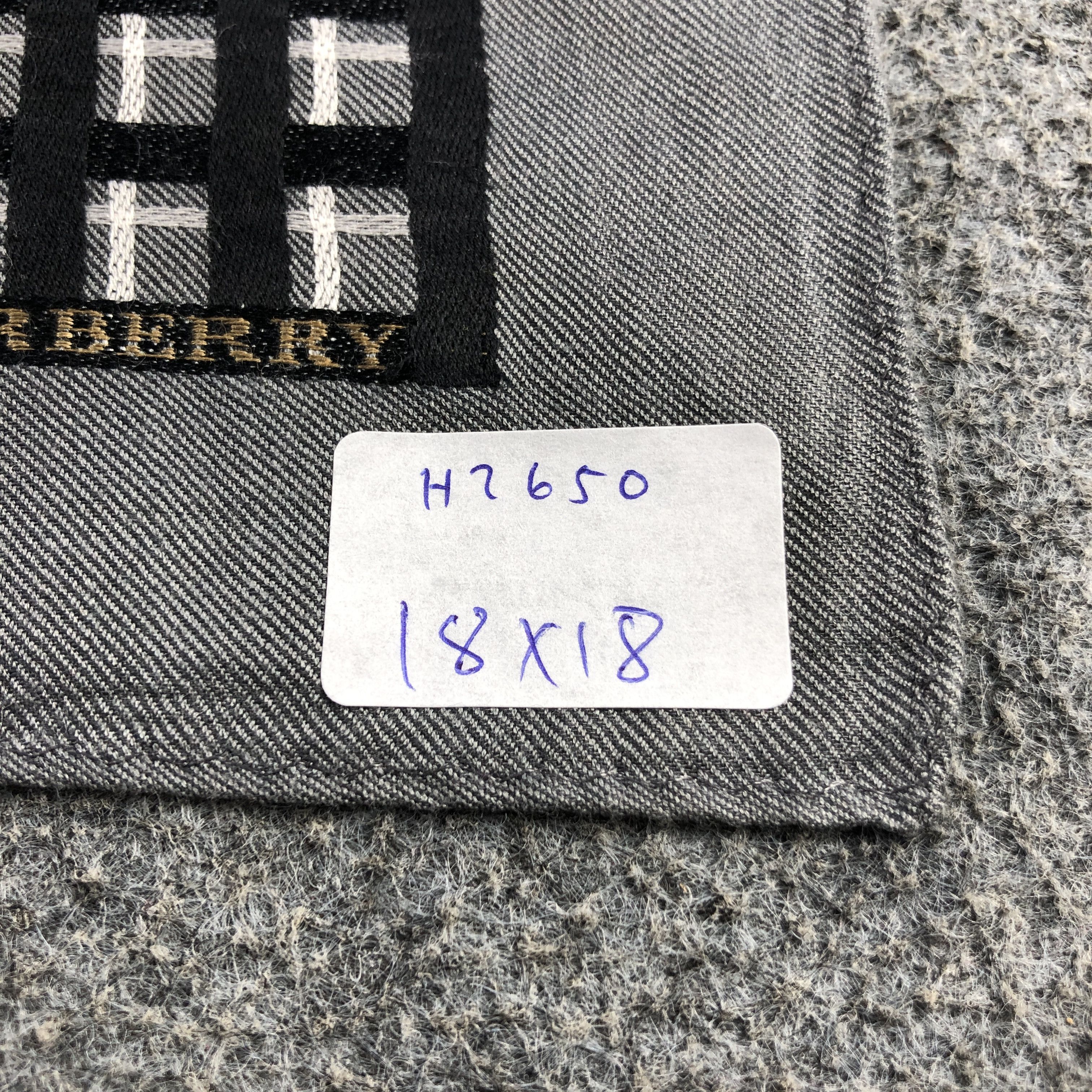 Burberry Burberry Handkerchief Neckerchief Bandana H2650 Size ONE SIZE - 5 Thumbnail