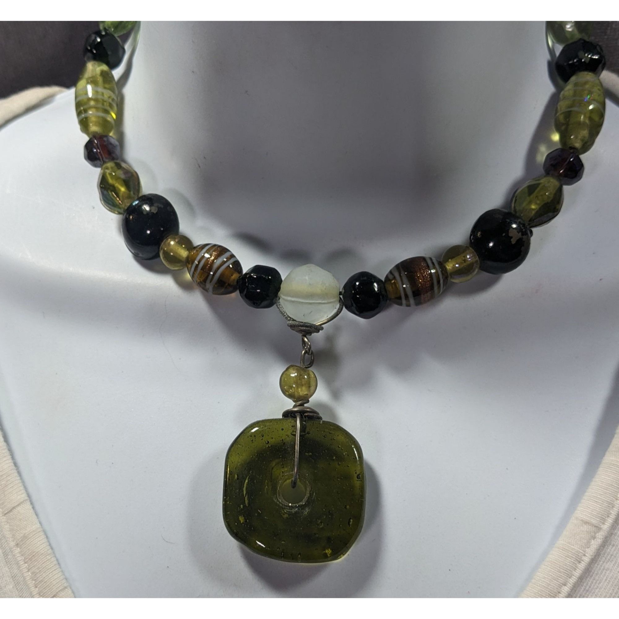 Other Chunky Retro Green Glass Beaded Coil Necklace Size ONE SIZE - 2 Thumbnail