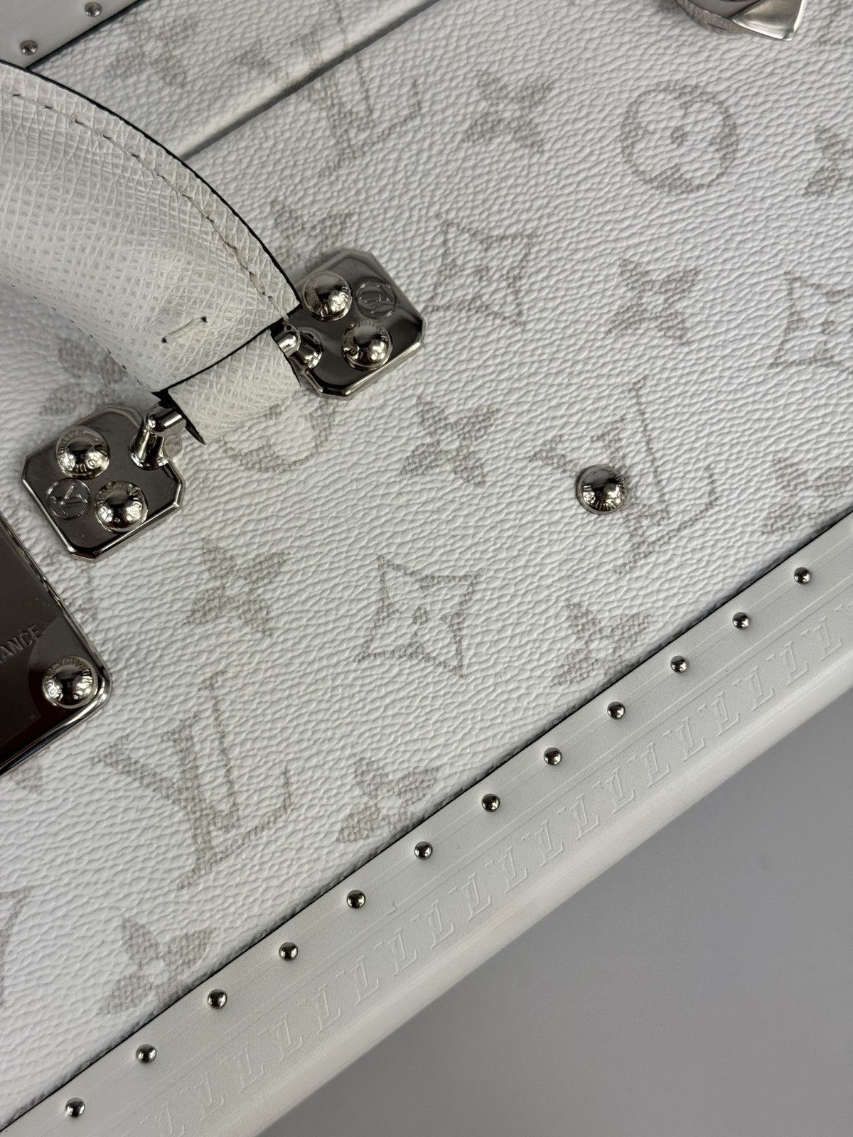 Louis Vuitton Bisten 50 Suitcase Size ONE SIZE - 7 Thumbnail