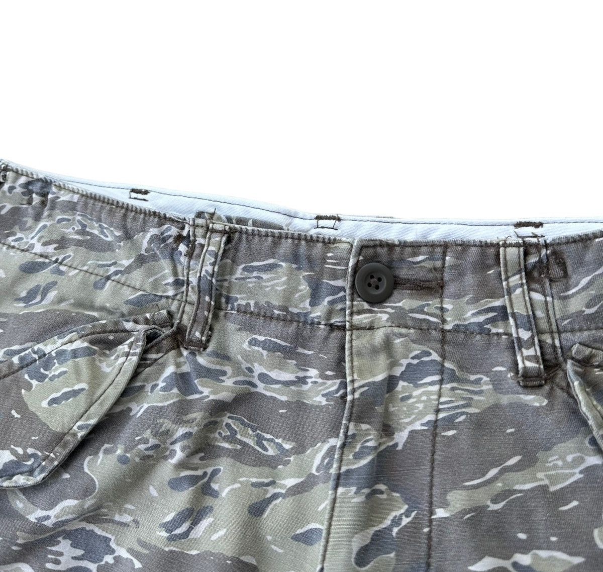 Uniqlo Uniqlo army cargo pants Size US 32 / EU 48 - 3 Thumbnail