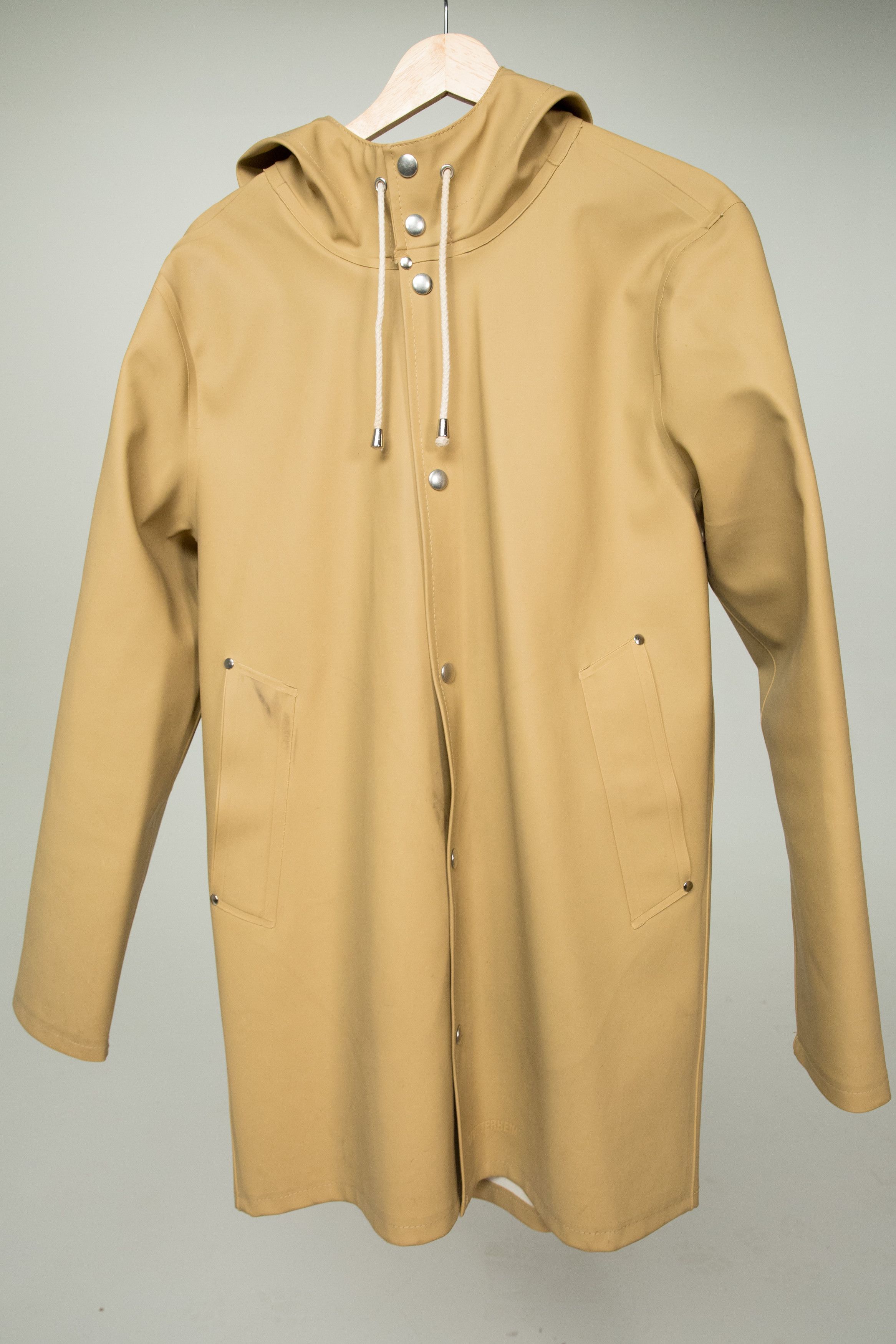 Stutterheim Stutterheim Stockholm Raincoat in Sand Size US S / EU 44-46 / 1 - 4 Thumbnail