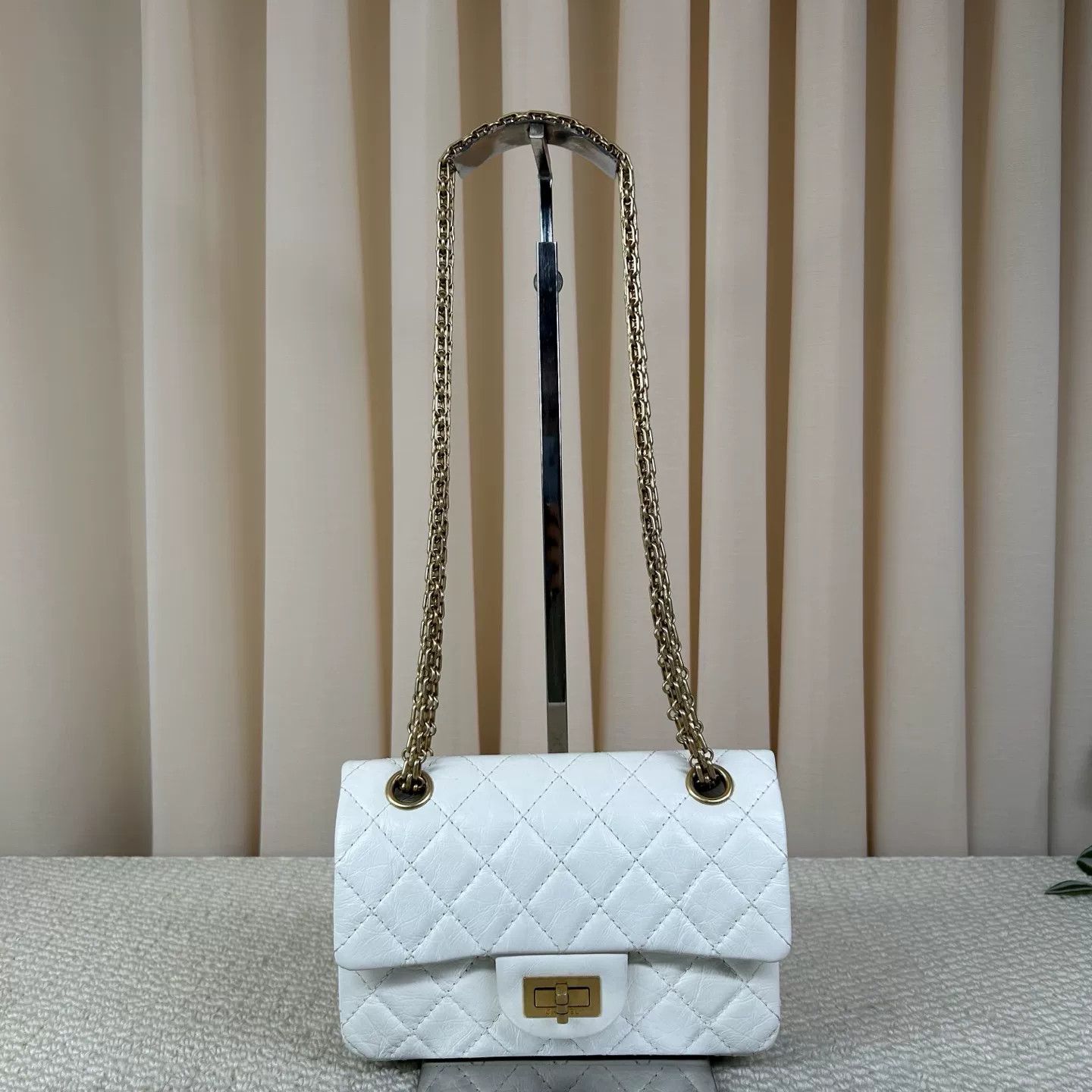 Chanel Pre-loved Bag Very good condition Size ONE SIZE - 1 Thumbnail