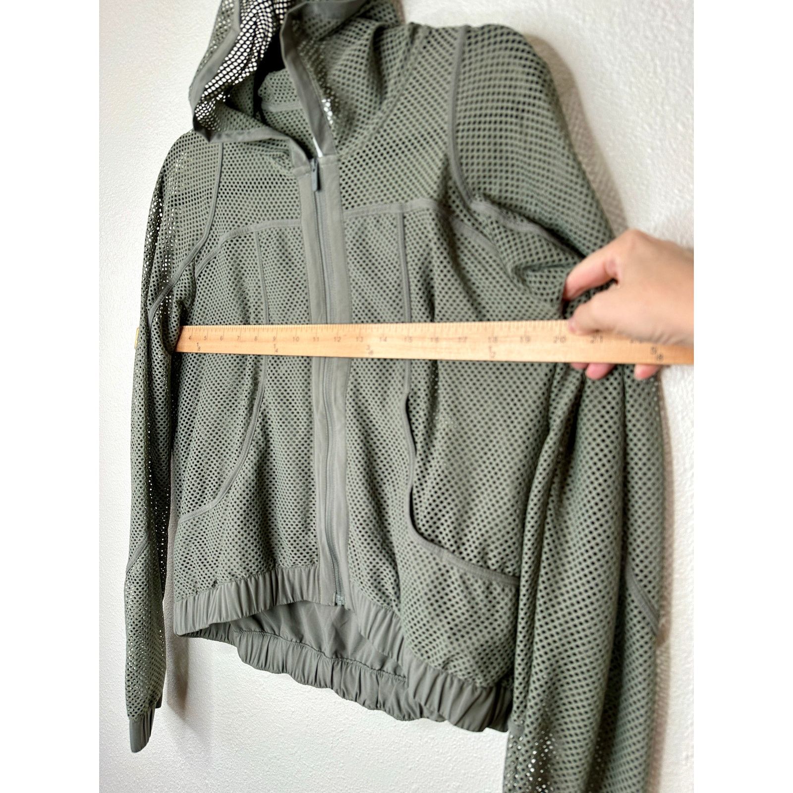 Lululemon Lululemon Sage Green Relaxed Mesh Hooded Front Zip Jacket 4 Size S / US 4 / IT 40 - 10 Thumbnail