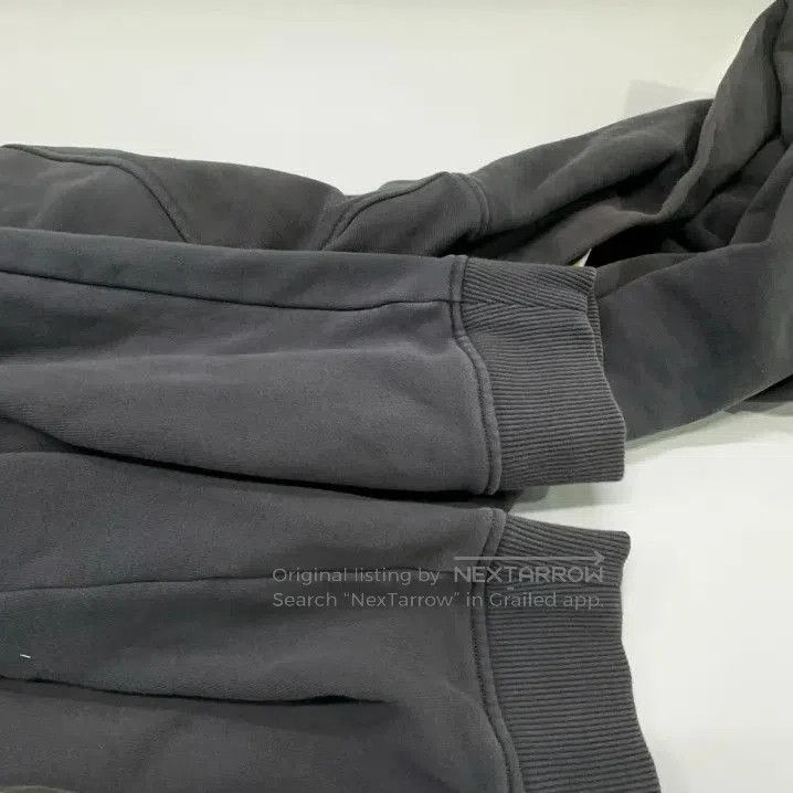 Givenchy Givenchy Gold Triangle Print Casual Hoodie. Size US L / EU 52-54 / 3 - 9 Thumbnail