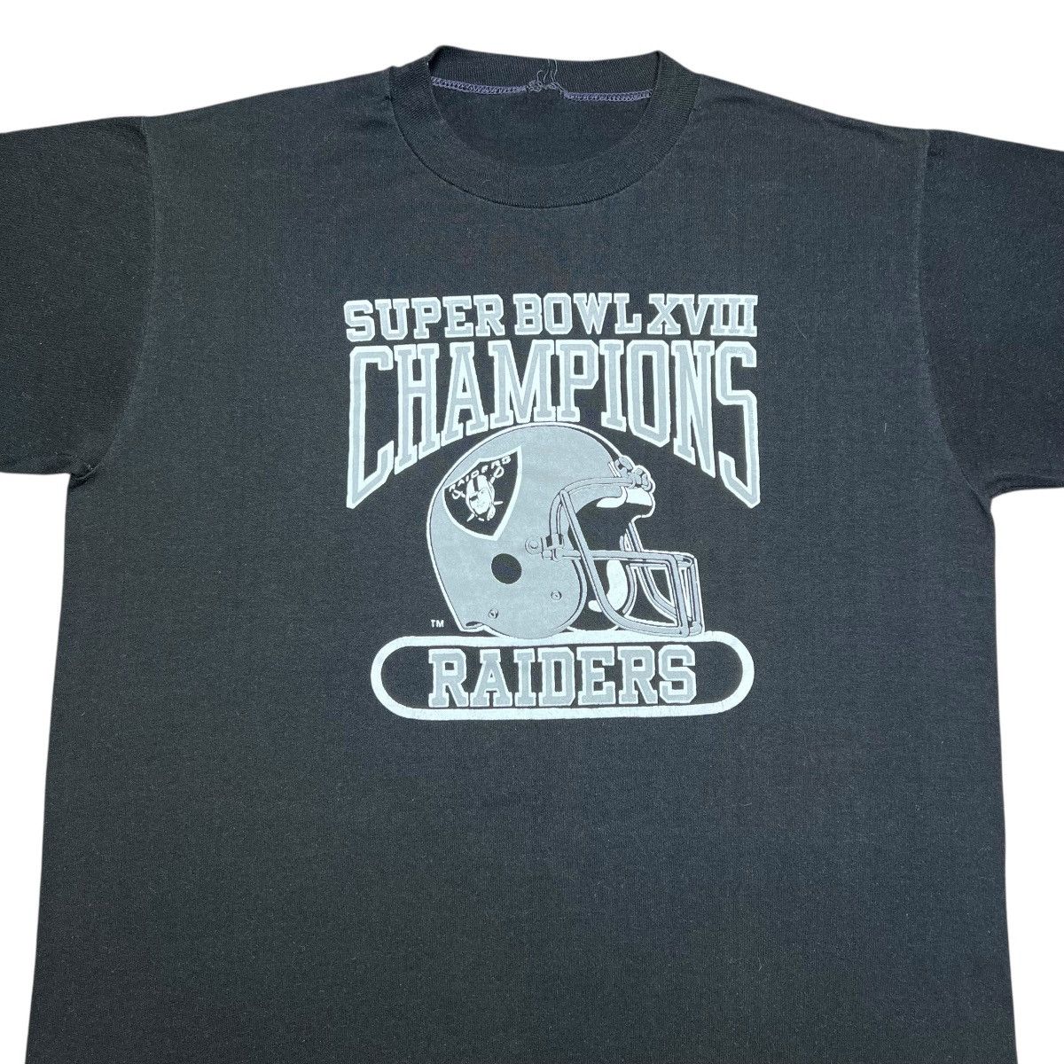 NFL × Vintage 84 NFL Los Angeles Raiders Helmet Super Bowl Champions Tee Size US L / EU 52-54 / 3 - 4 Thumbnail
